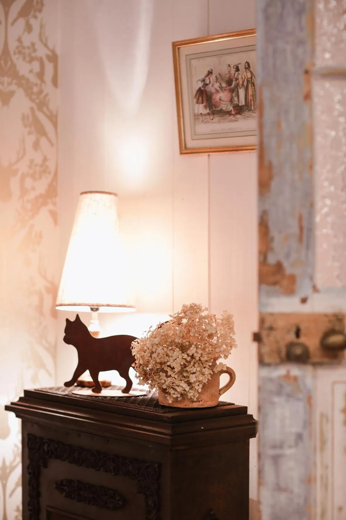 Decorative detail in Les Chambres du Chat