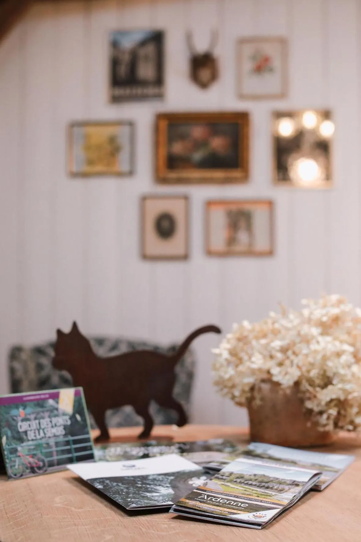 Decorative detail in Les Chambres du Chat