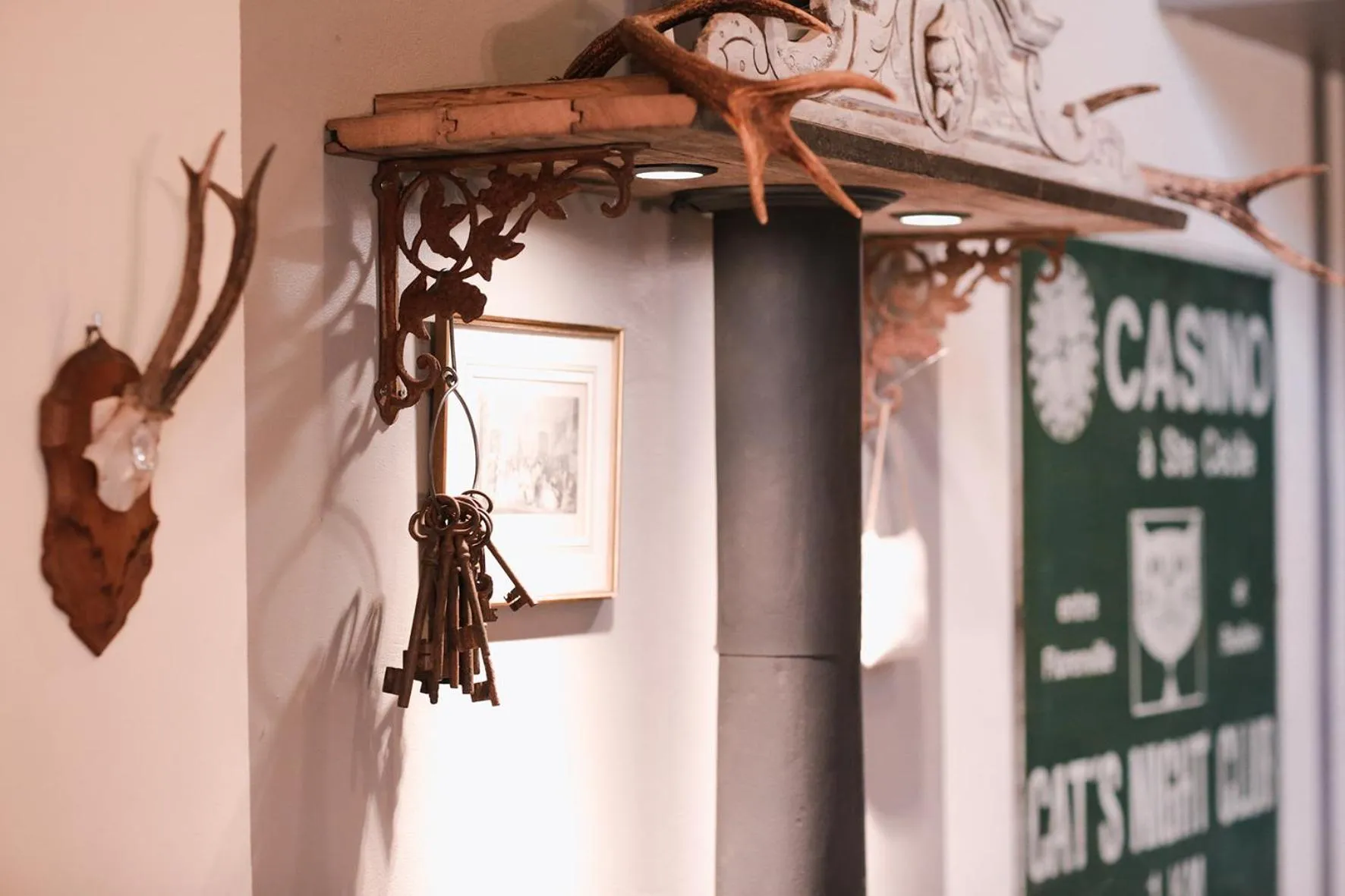 Decorative detail in Les Chambres du Chat