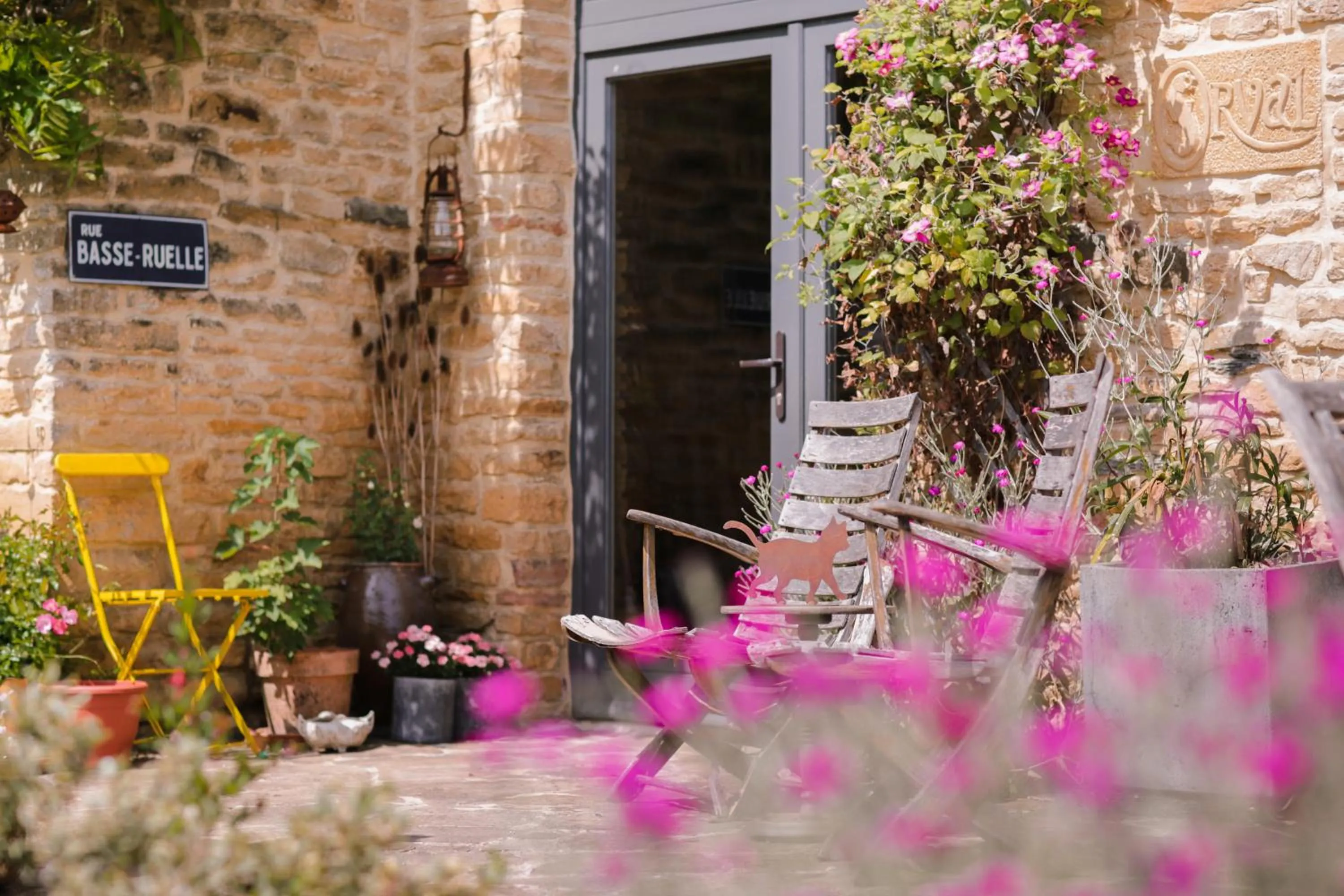 Patio in Les Chambres du Chat