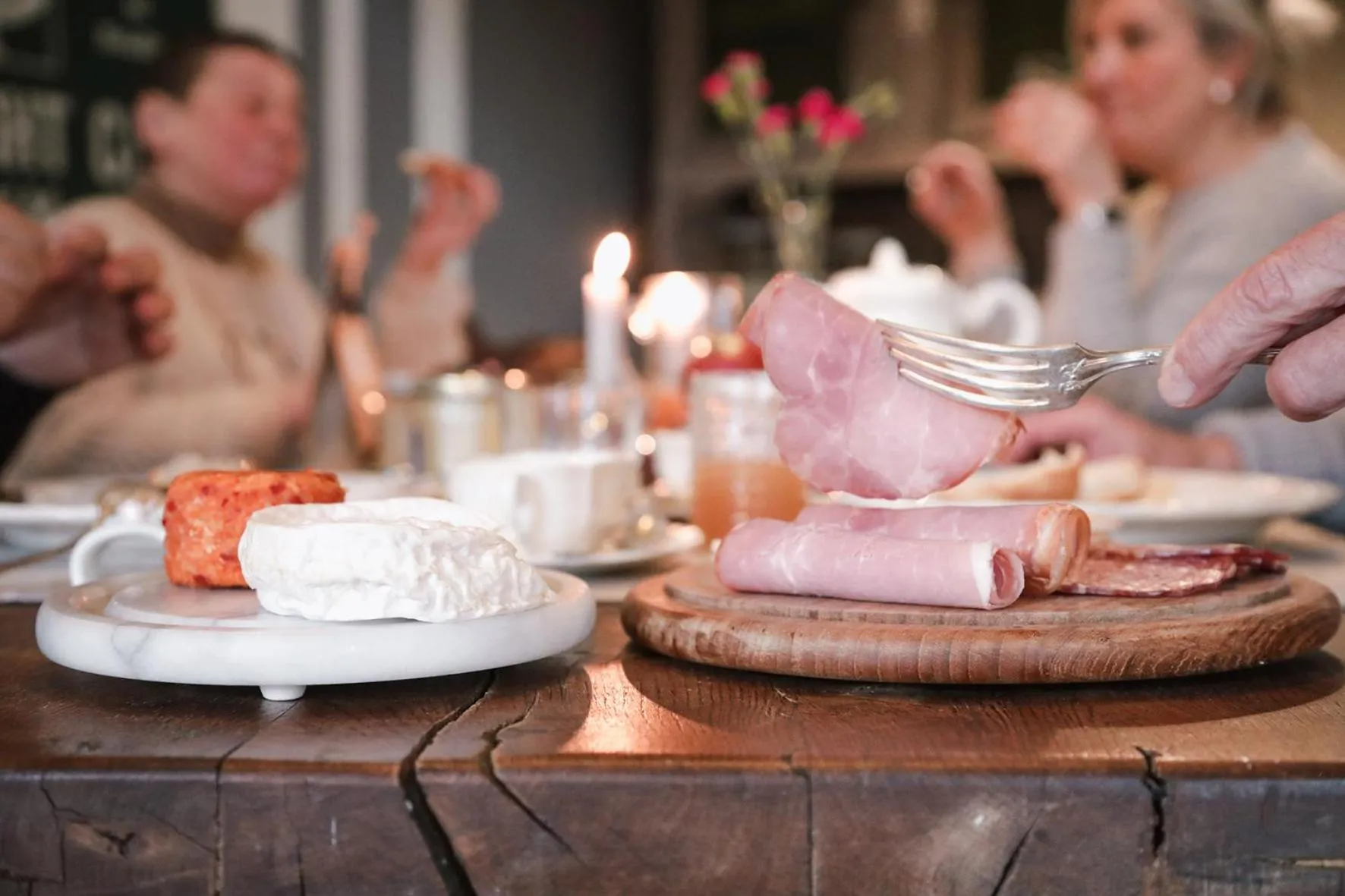 Breakfast in Les Chambres du Chat
