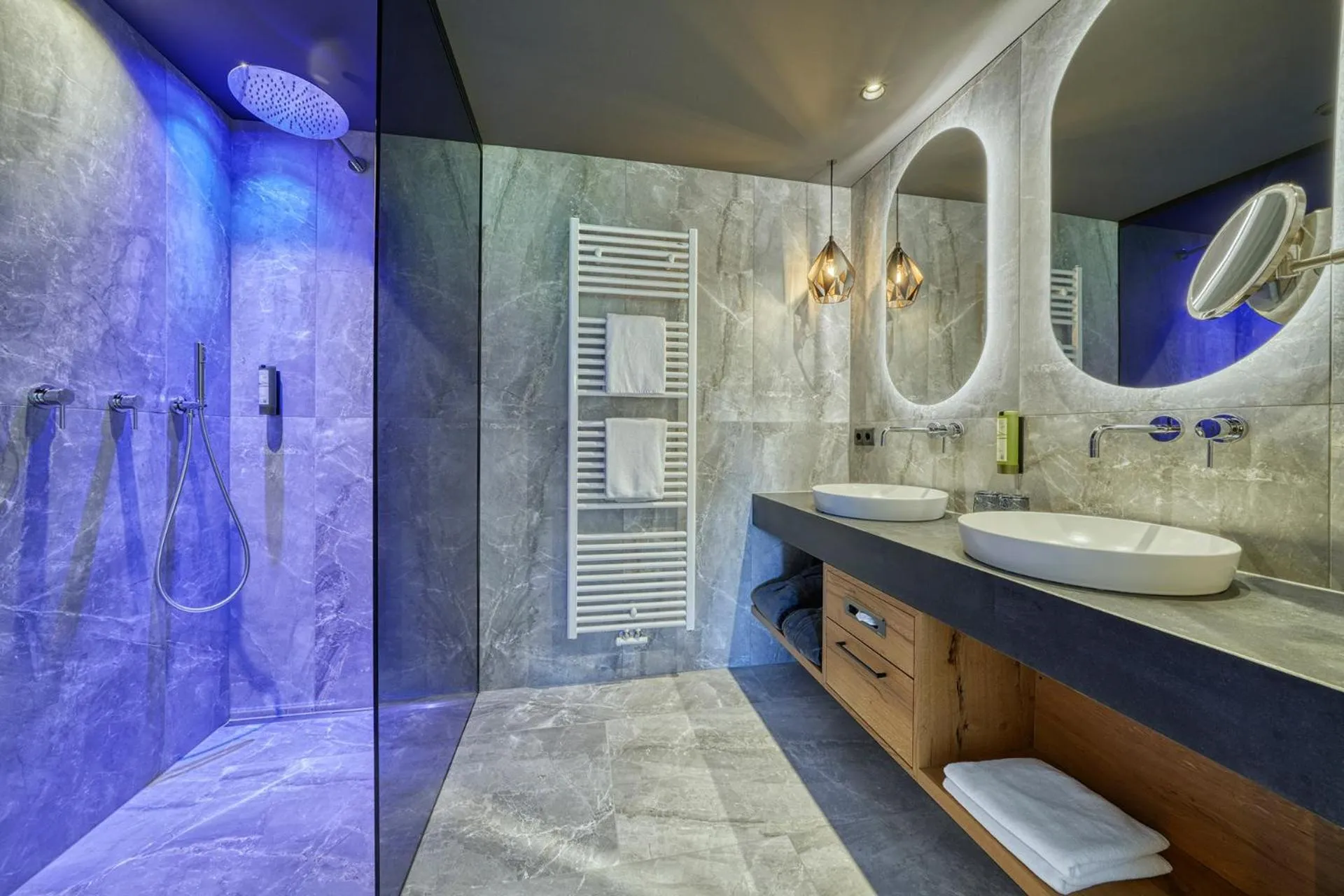 Bathroom in Hotel Avelina