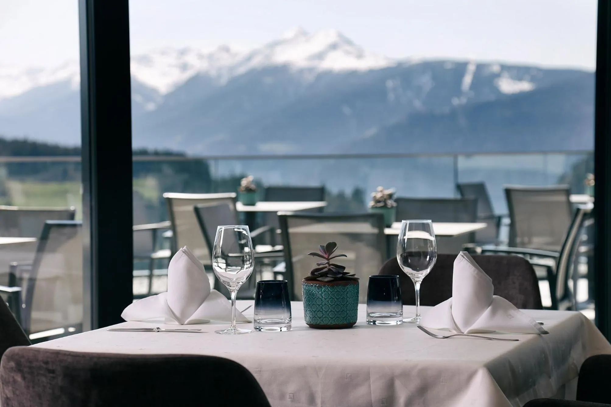 Restaurant/places to eat in Hotel Avelina