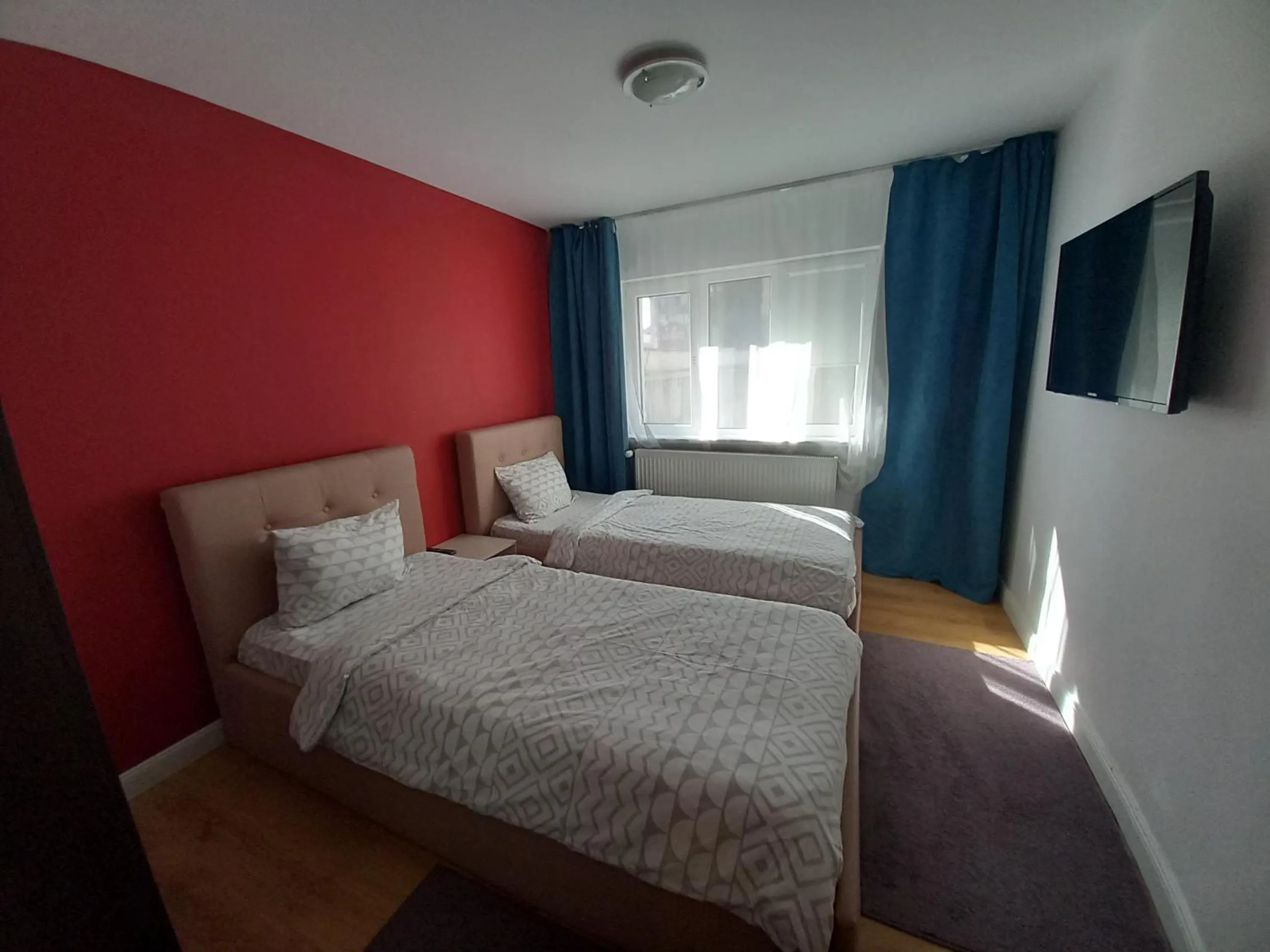 Bedroom, Bed in 4 Seasons Apartments