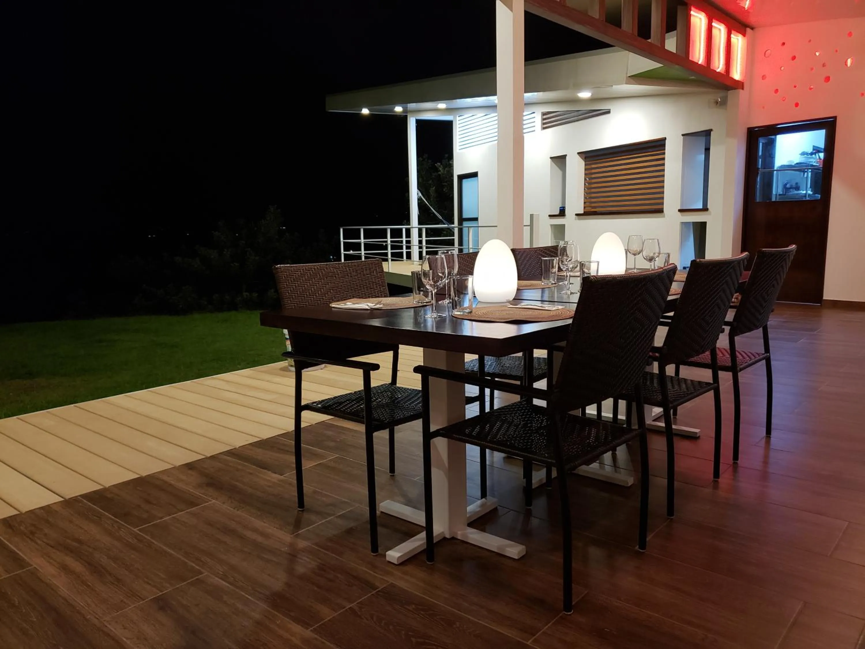 Dining area in Hotel Laguna Arenal