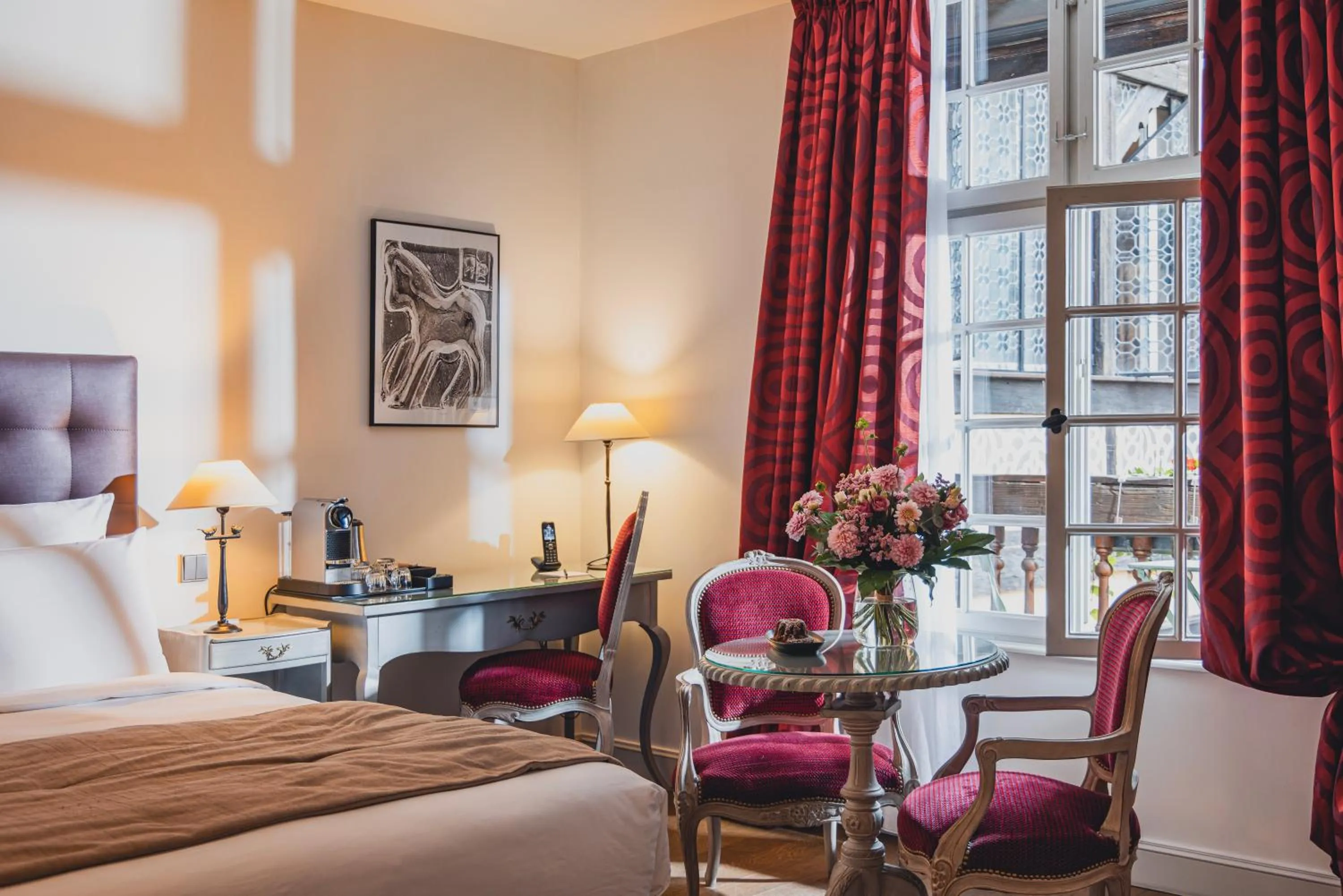 Bed in Cour du Corbeau Hotel Strasbourg - MGallery Collection