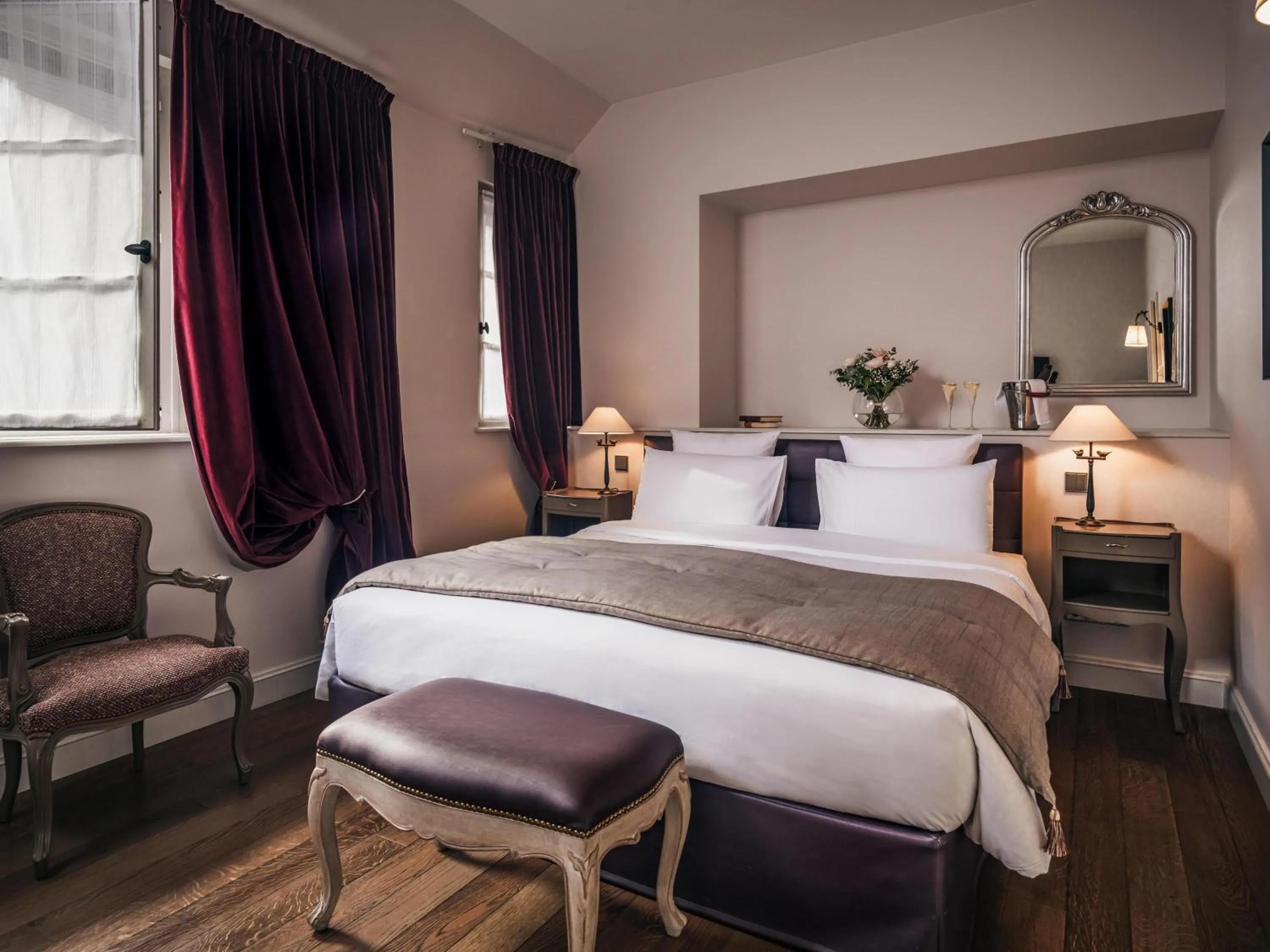 Photo of the whole room, Bed in Cour du Corbeau Hotel Strasbourg - MGallery Collection