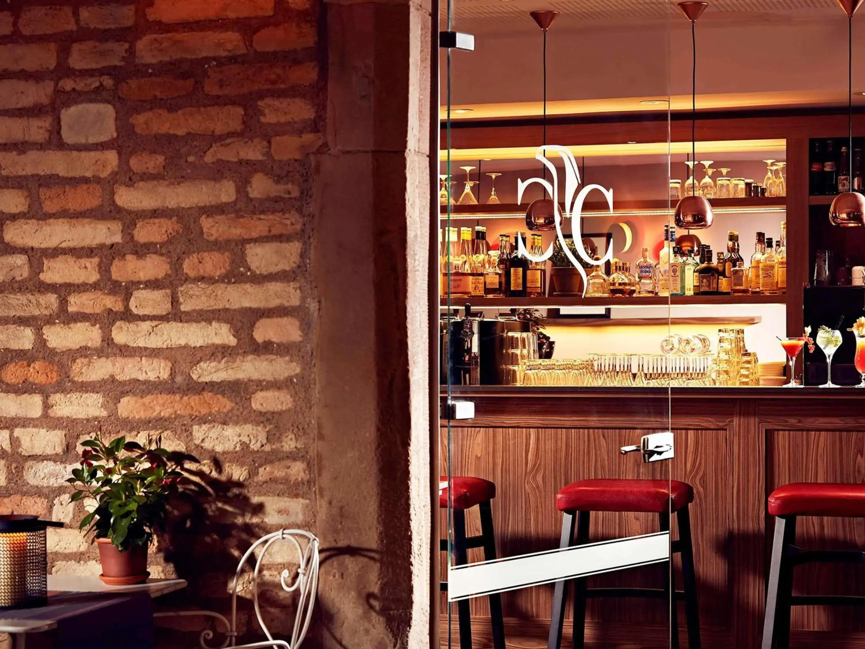 Lounge or bar in Cour du Corbeau Hotel Strasbourg - MGallery Collection Lounge or bar in Cour du Corbeau Hotel Strasbourg - MGallery Collection