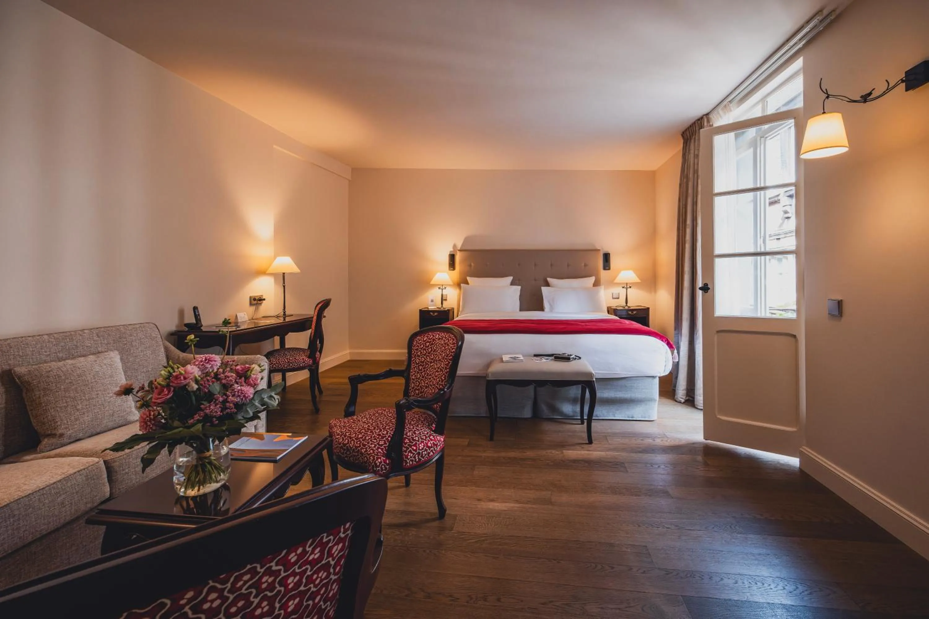 Photo of the whole room, Bed in Cour du Corbeau Hotel Strasbourg - MGallery Collection