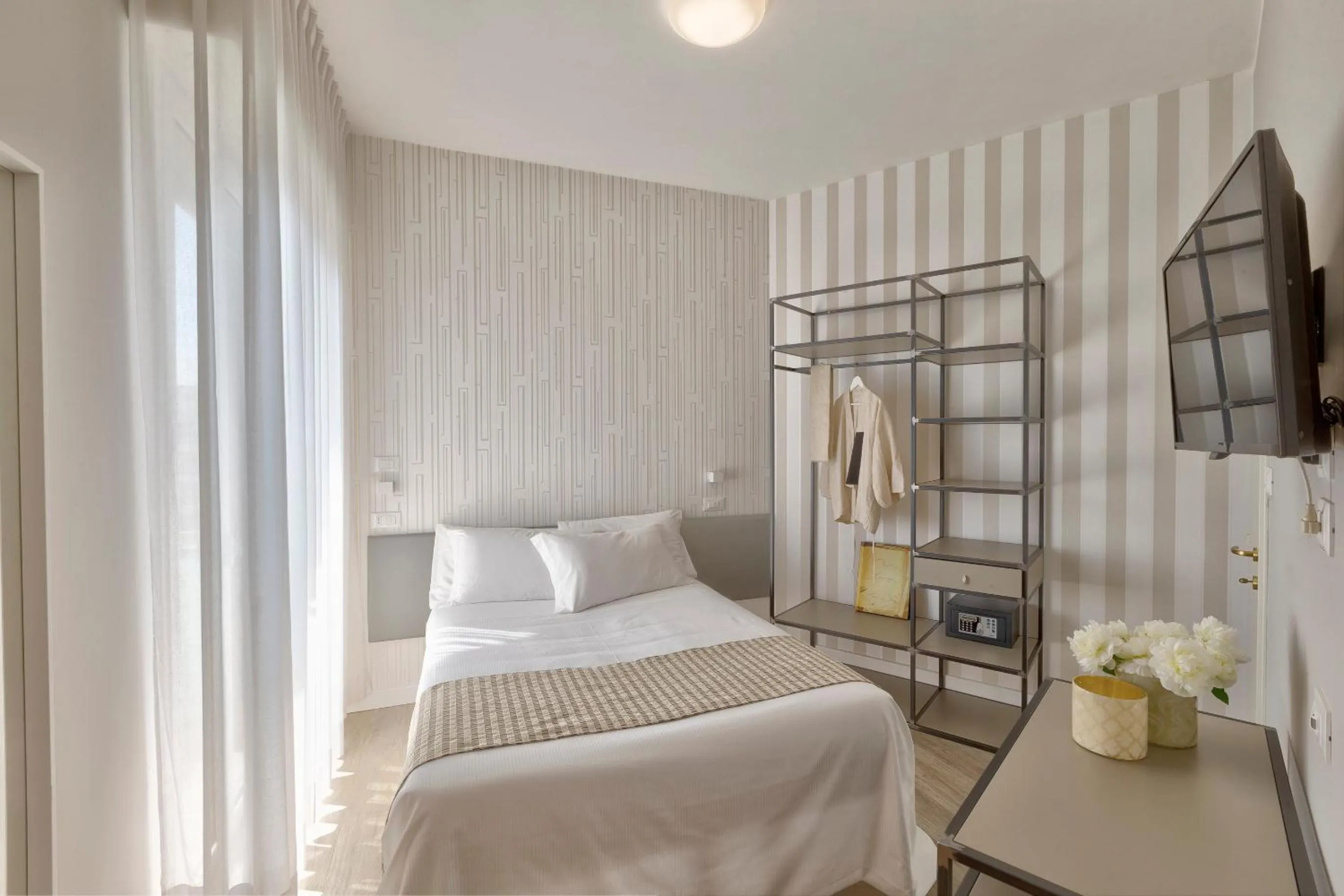 Photo of the whole room, Bed in Little Hotel