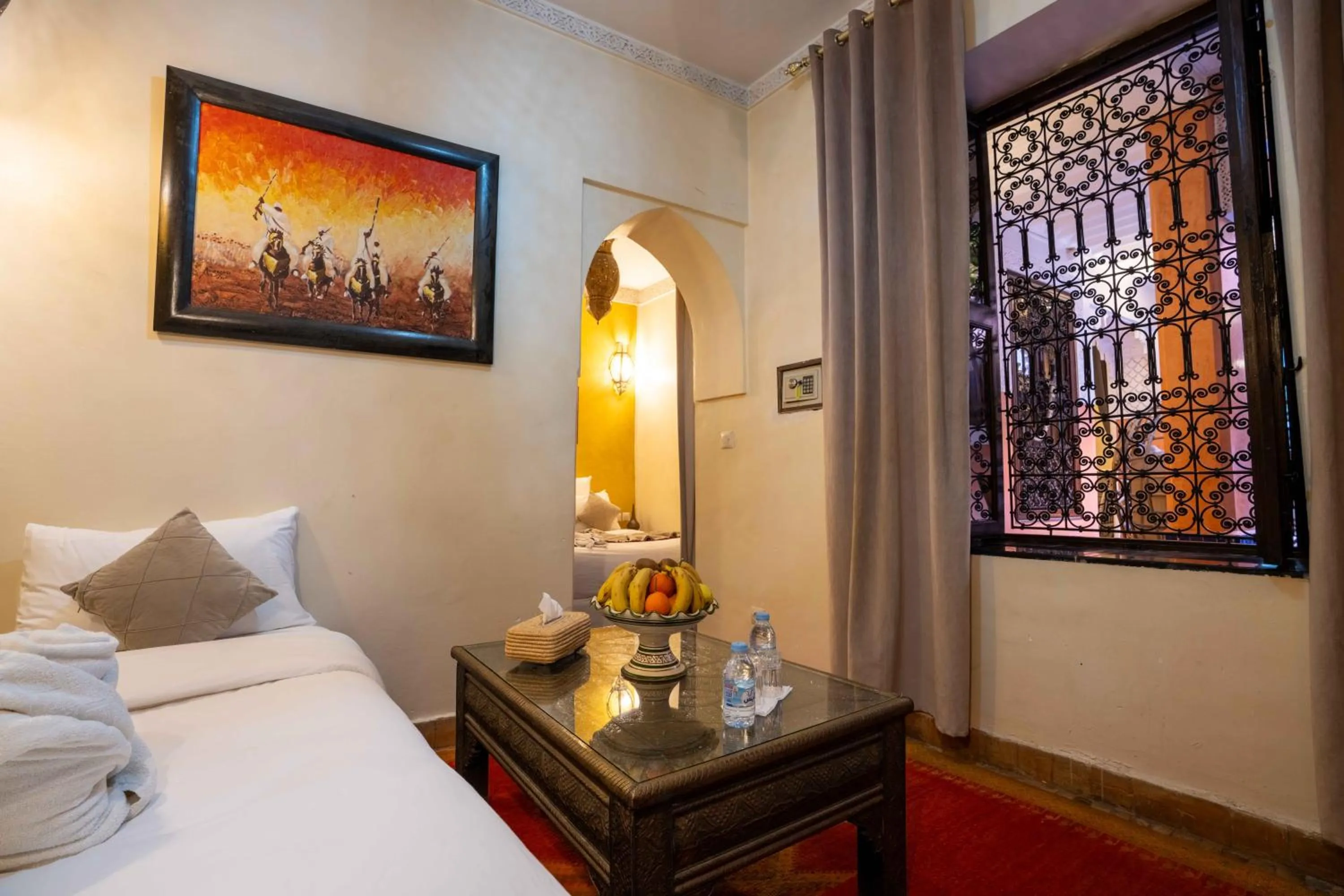 Photo of the whole room, Bed in Riad Alaka