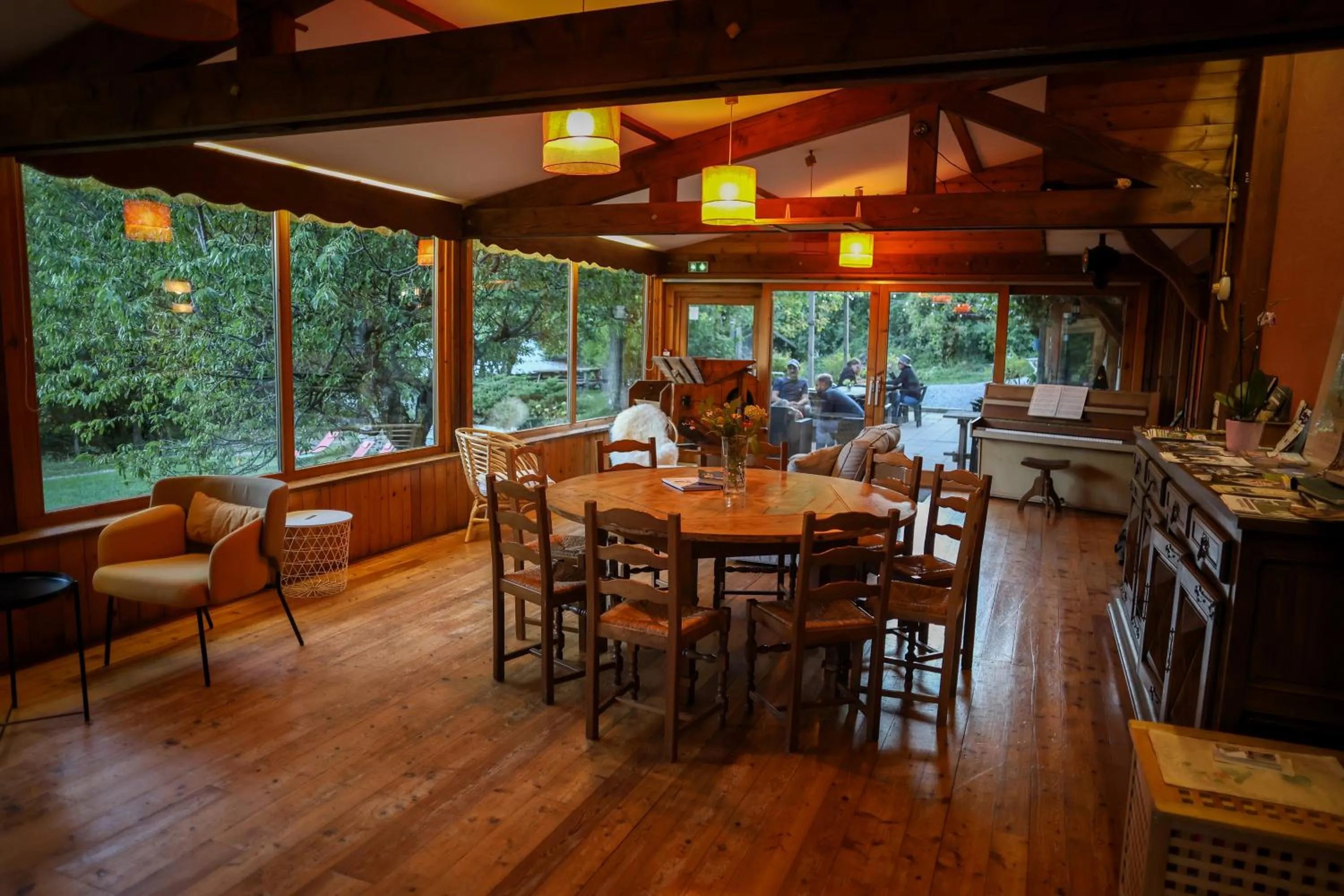 Living room in Hôtel Restaurant Gîtes Les 5 Saisons