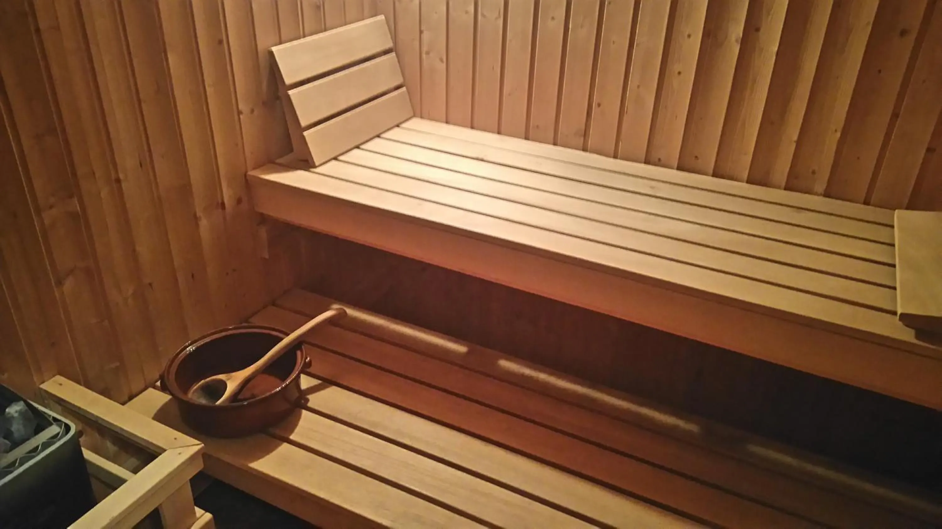 Sauna in Hôtel Restaurant Gîtes Les 5 Saisons