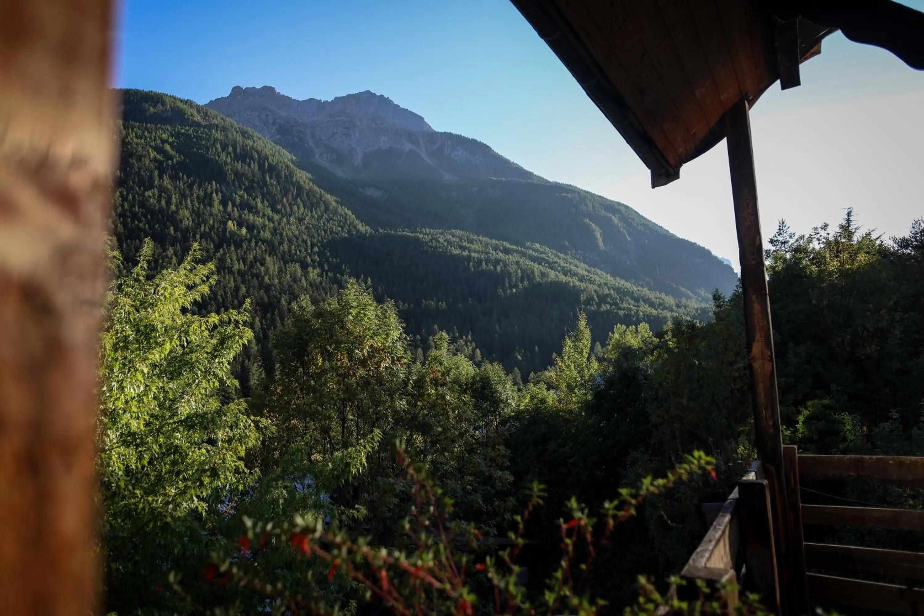 Spring in Hôtel Restaurant Gîtes Les 5 Saisons