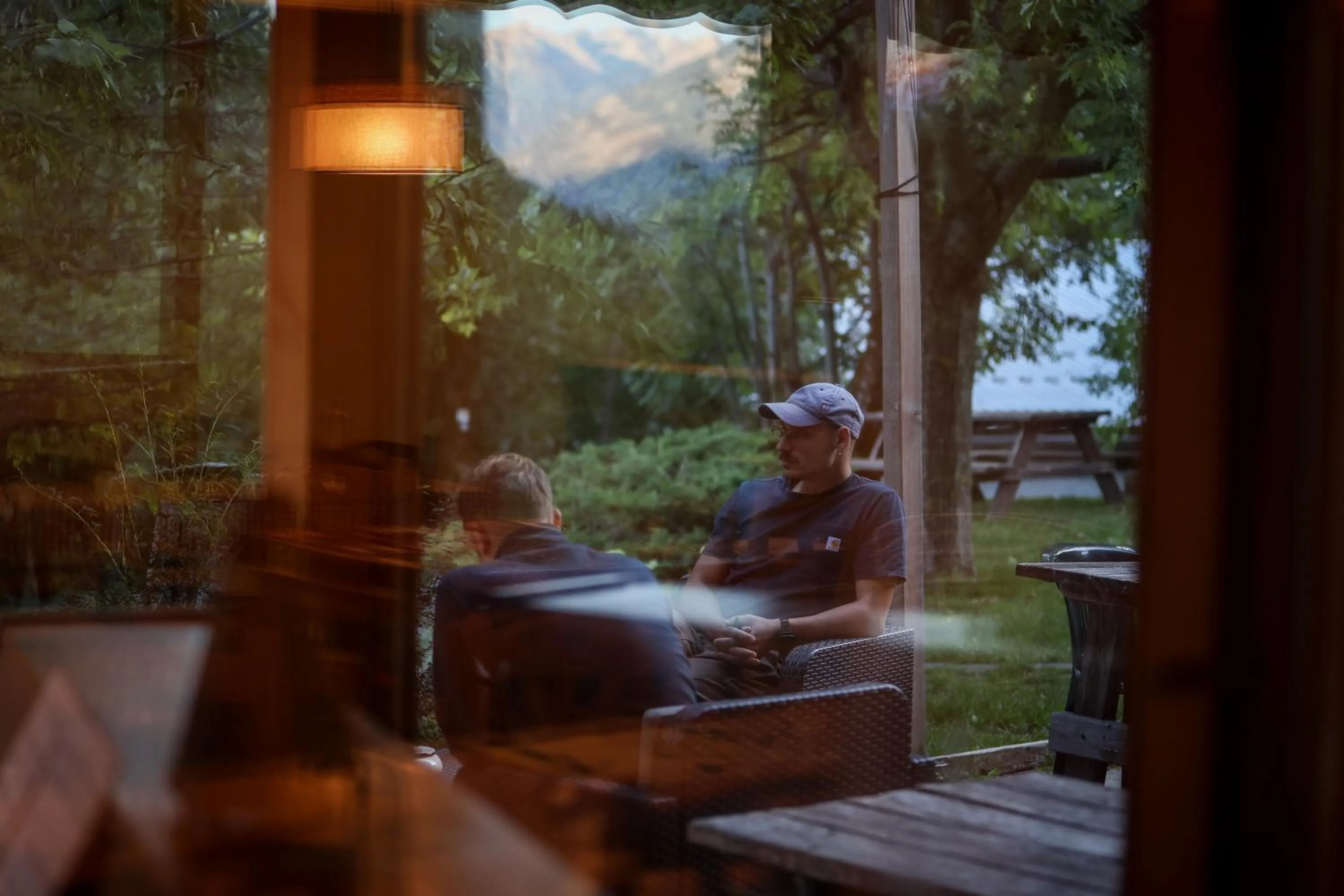 Patio in Hôtel Restaurant Gîtes Les 5 Saisons