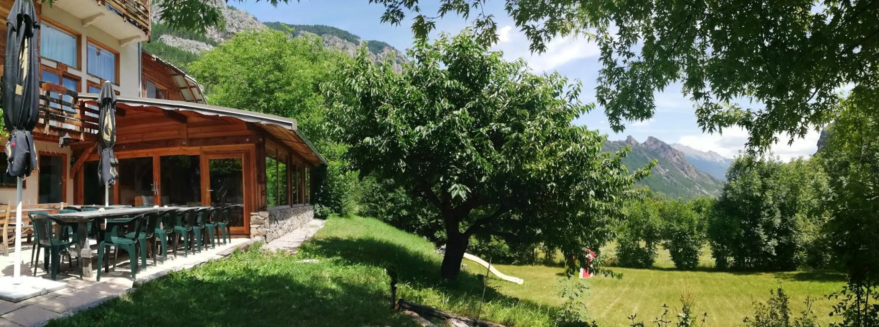 Property building in Hôtel Restaurant Gîtes Les 5 Saisons