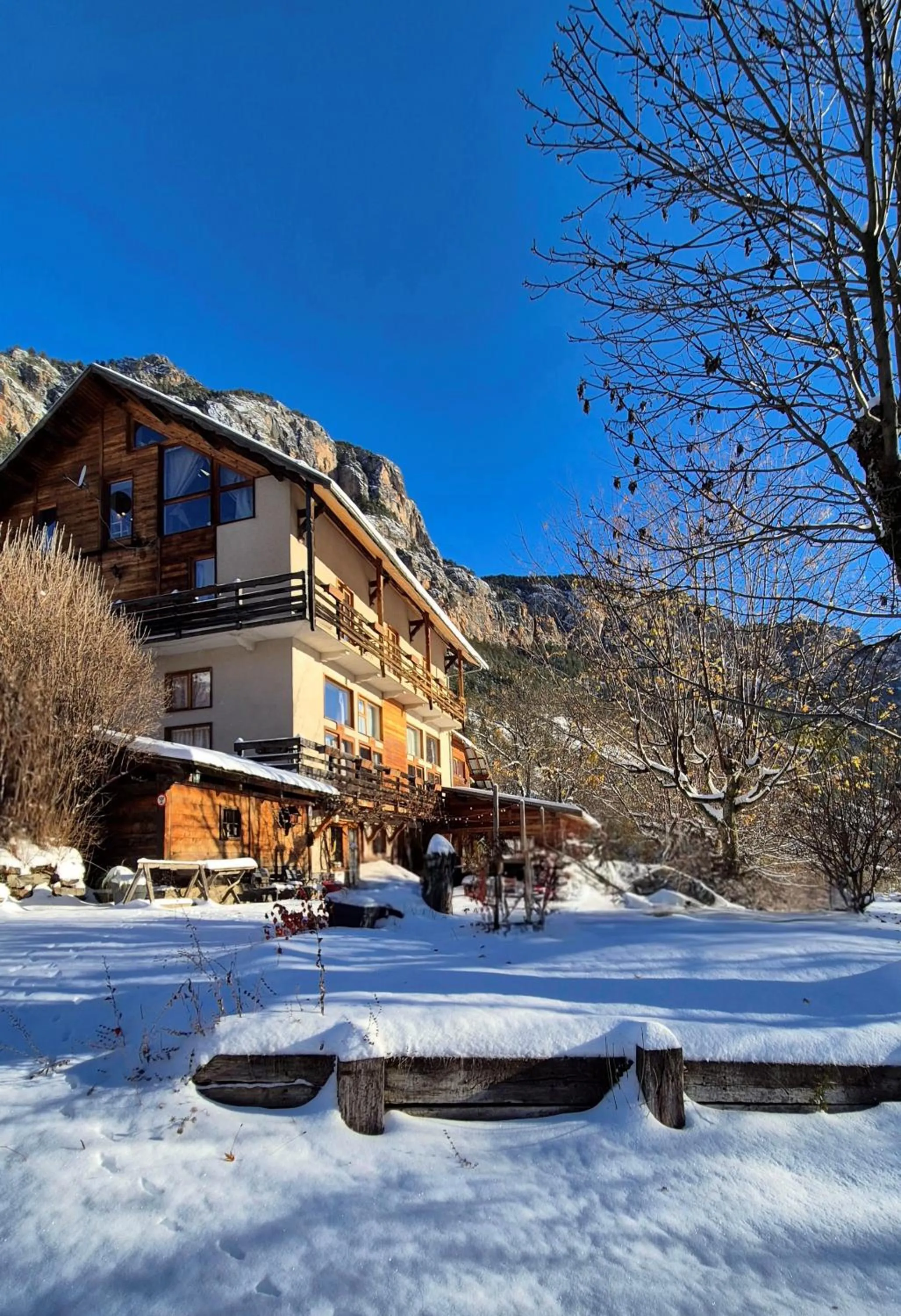 Hôtel Restaurant Gîtes Les 5 Saisons