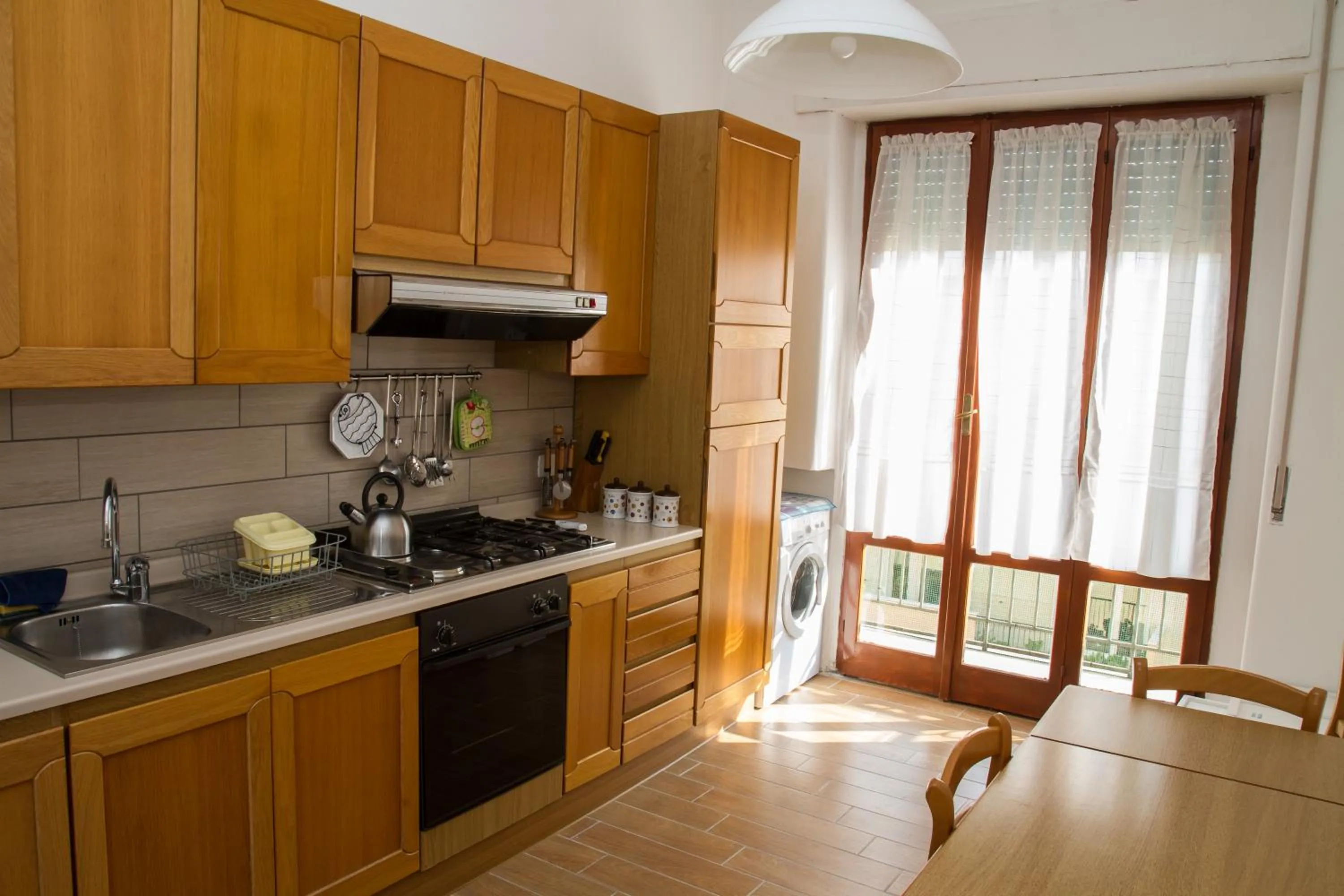 Communal kitchen in Easy House