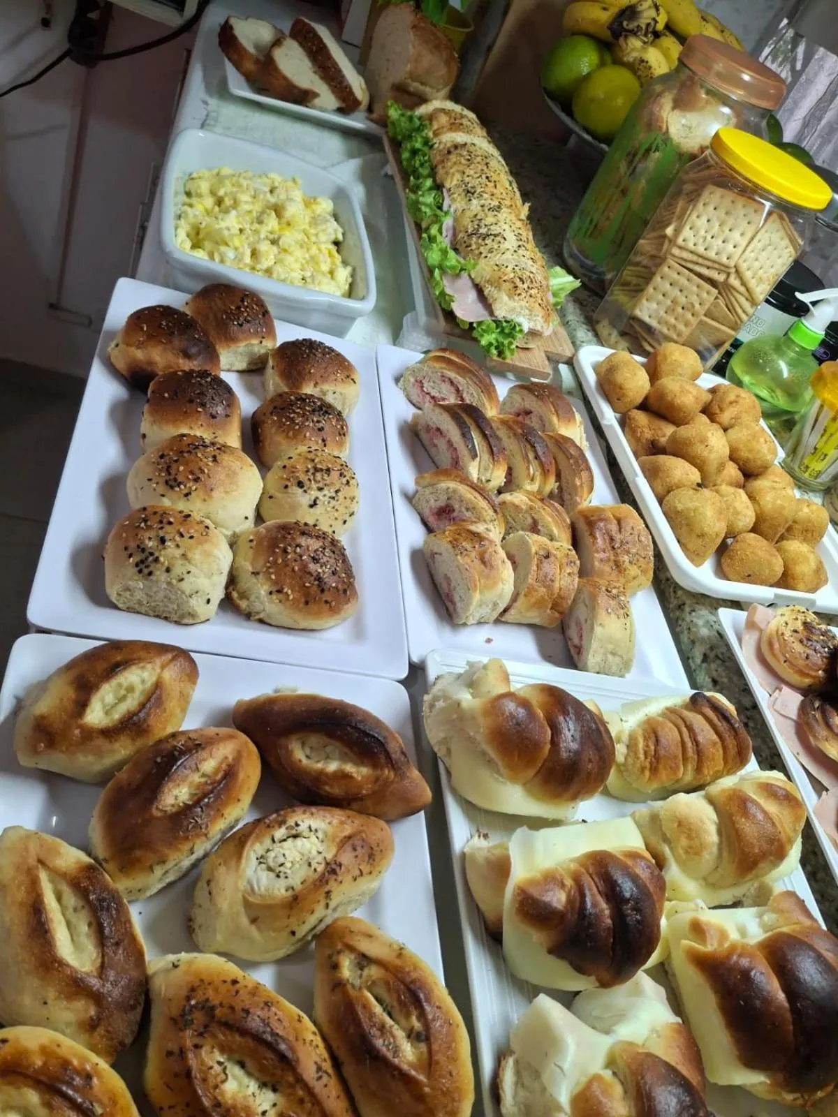 Buffet breakfast in Pousada Sorocotuba - Piscina Aquecida