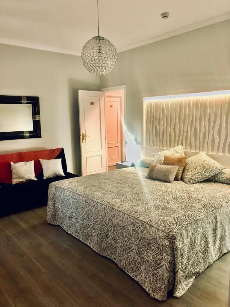 Photo of the whole room, Bed in La Morona Hotel