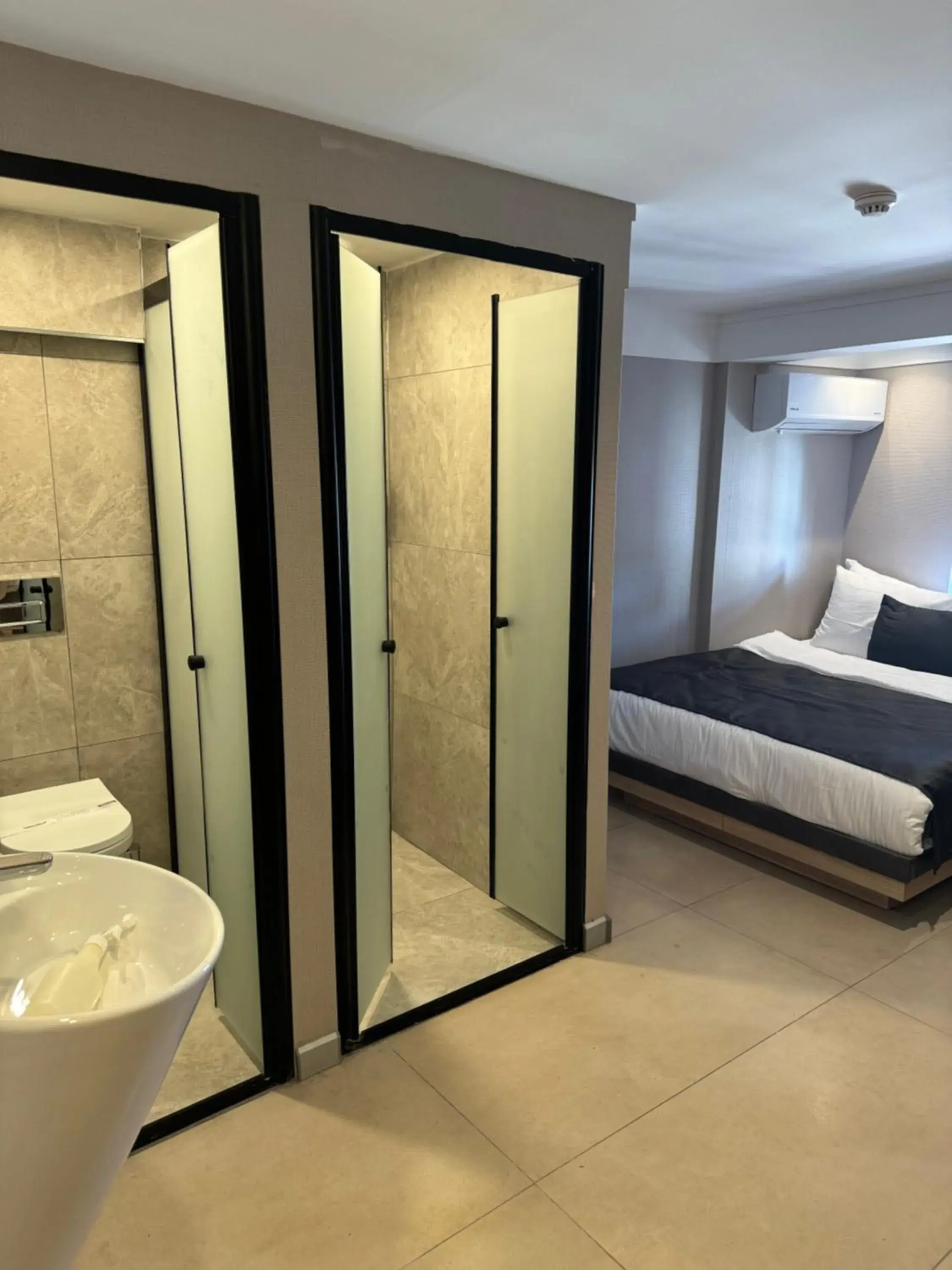 Photo of the whole room, Bed in Utkubey Hotel Photo of the whole room, Bed in Utkubey Hotel