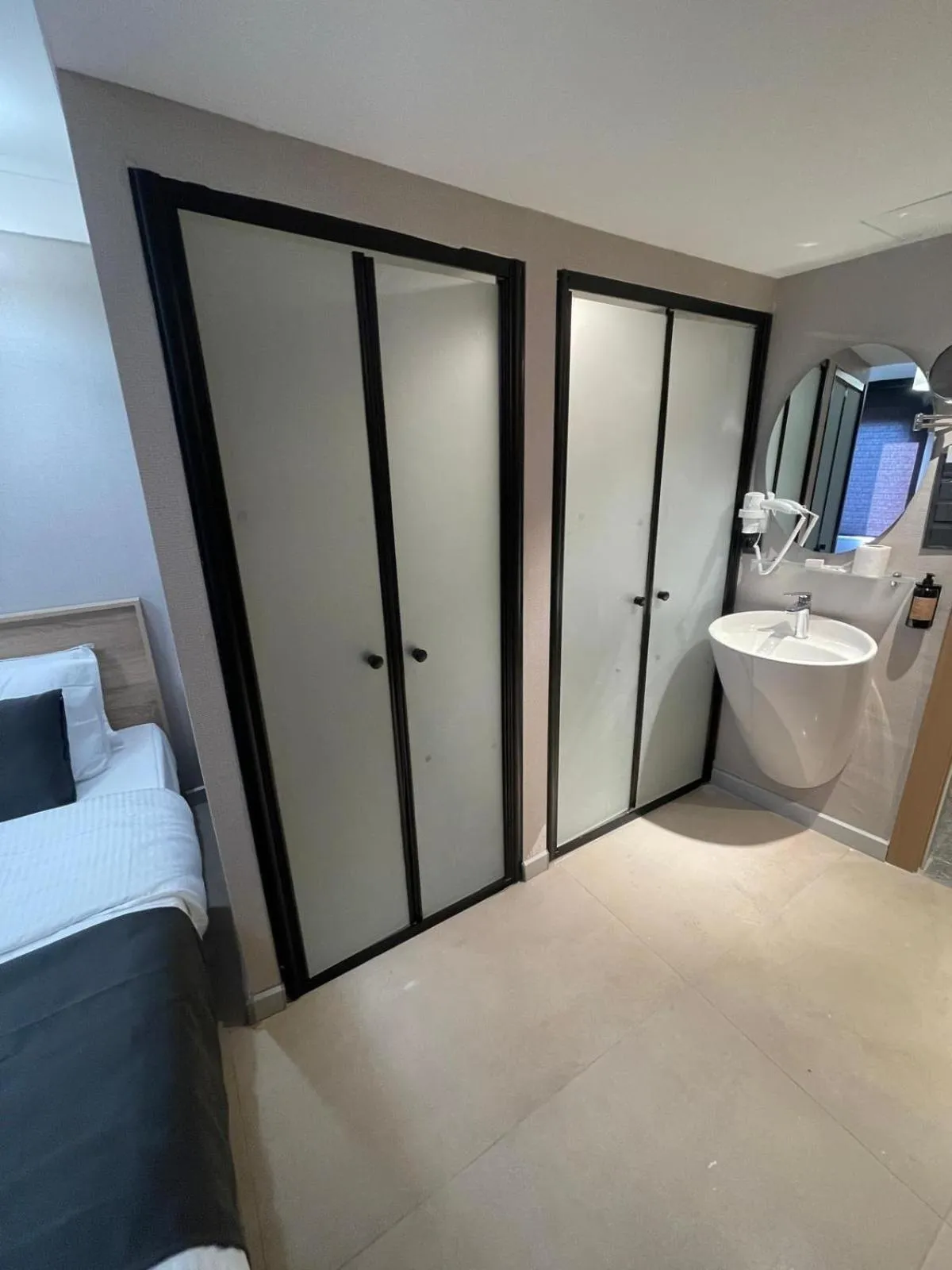 Shower, Bed in Utkubey Hotel