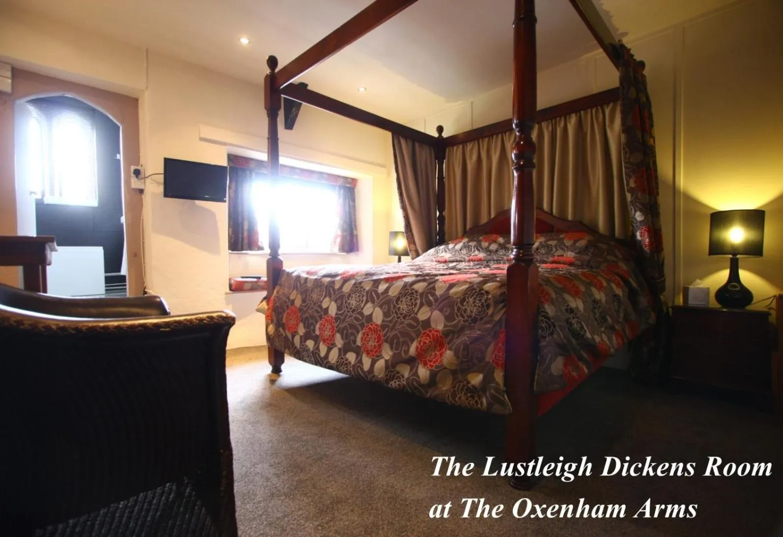 Bed in The Oxenham Arms Hotel Devon