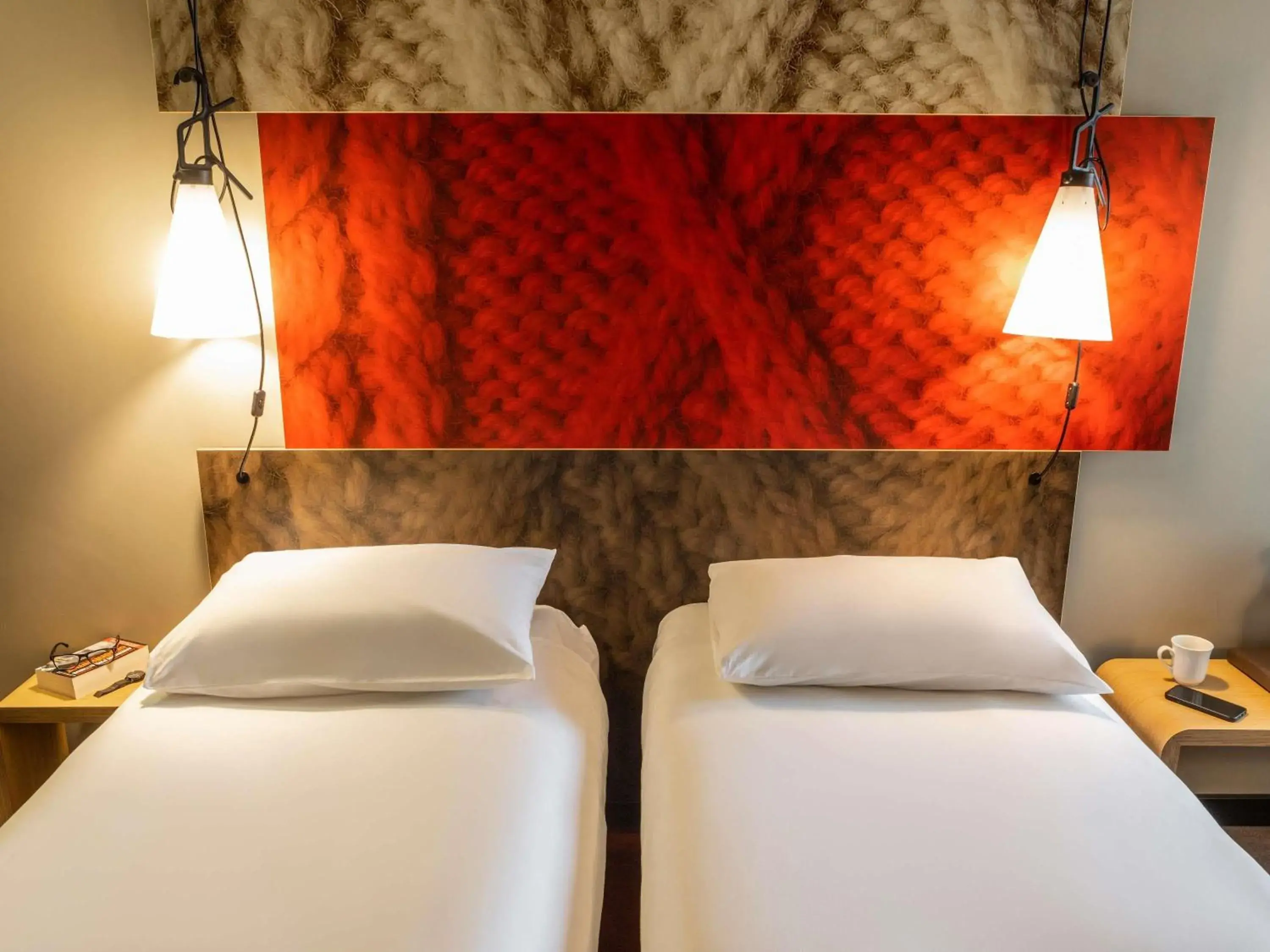 Bedroom, Bed in ibis Birmingham Airport Terminal Building - NEC Bedroom, Bed in ibis Birmingham Airport Terminal Building - NEC