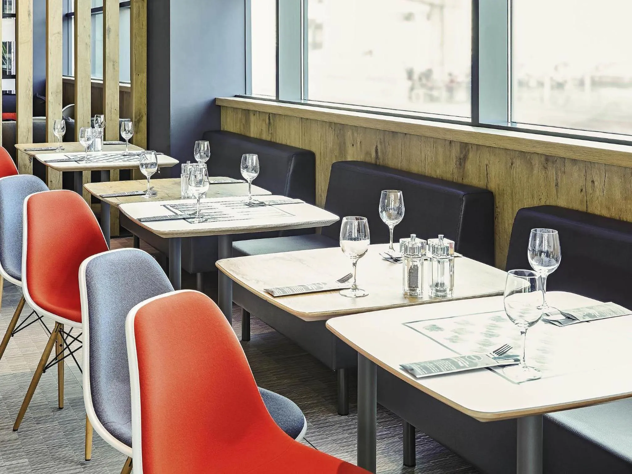 Restaurant/places to eat in ibis Birmingham Airport Terminal Building - NEC