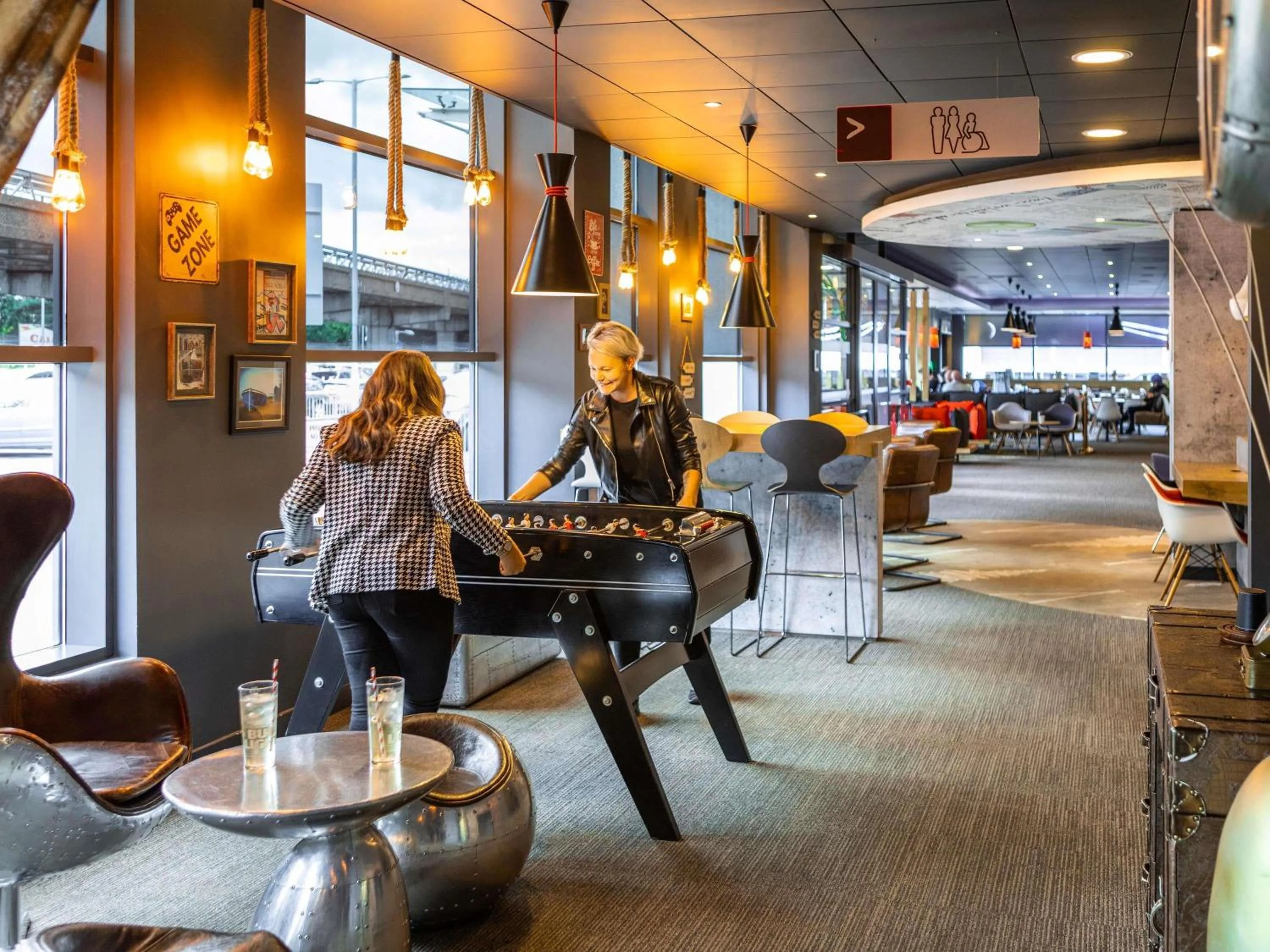 Lounge or bar in ibis Birmingham Airport Terminal Building - NEC
