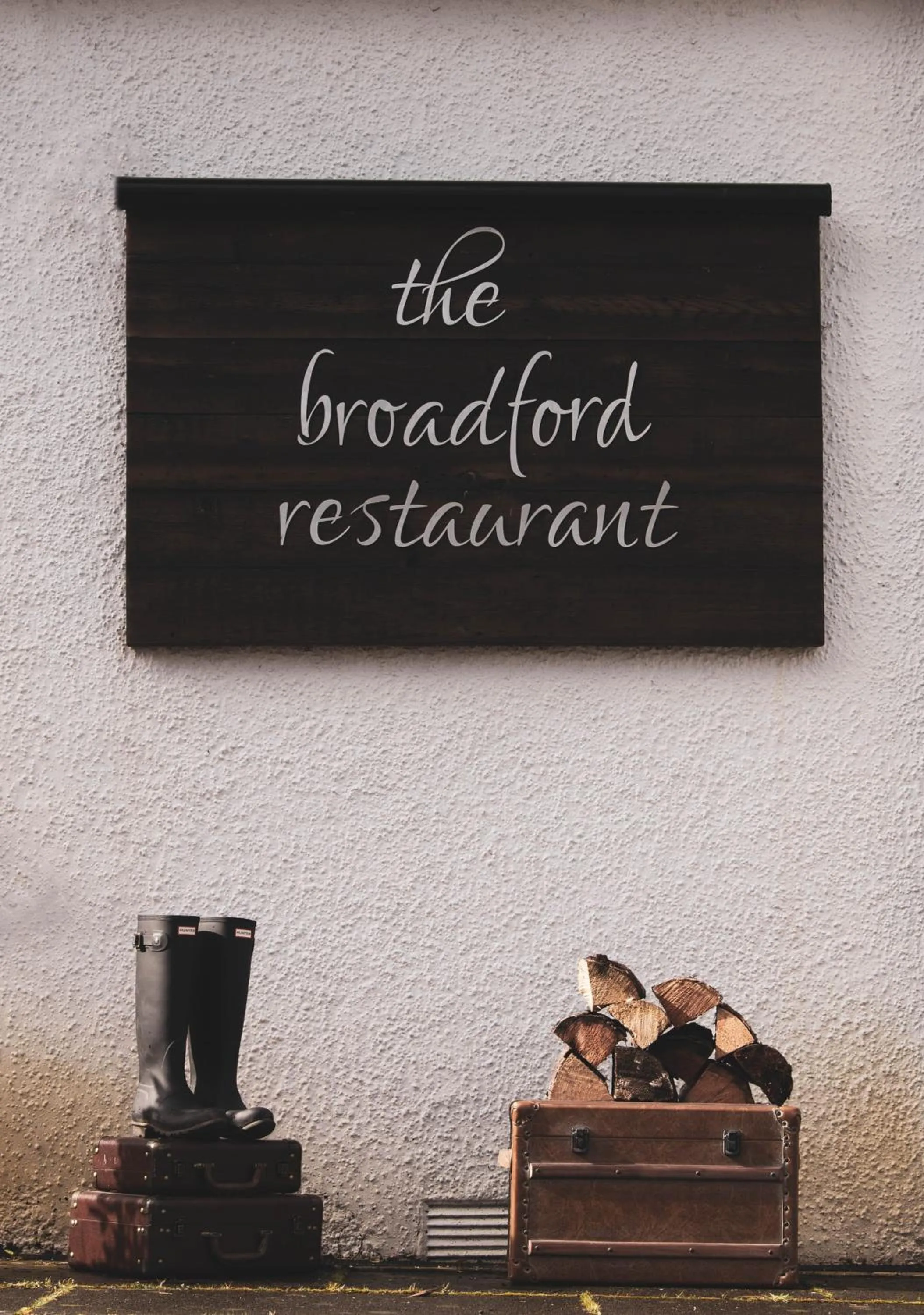 Logo/Certificate/Sign in Broadford Hotel