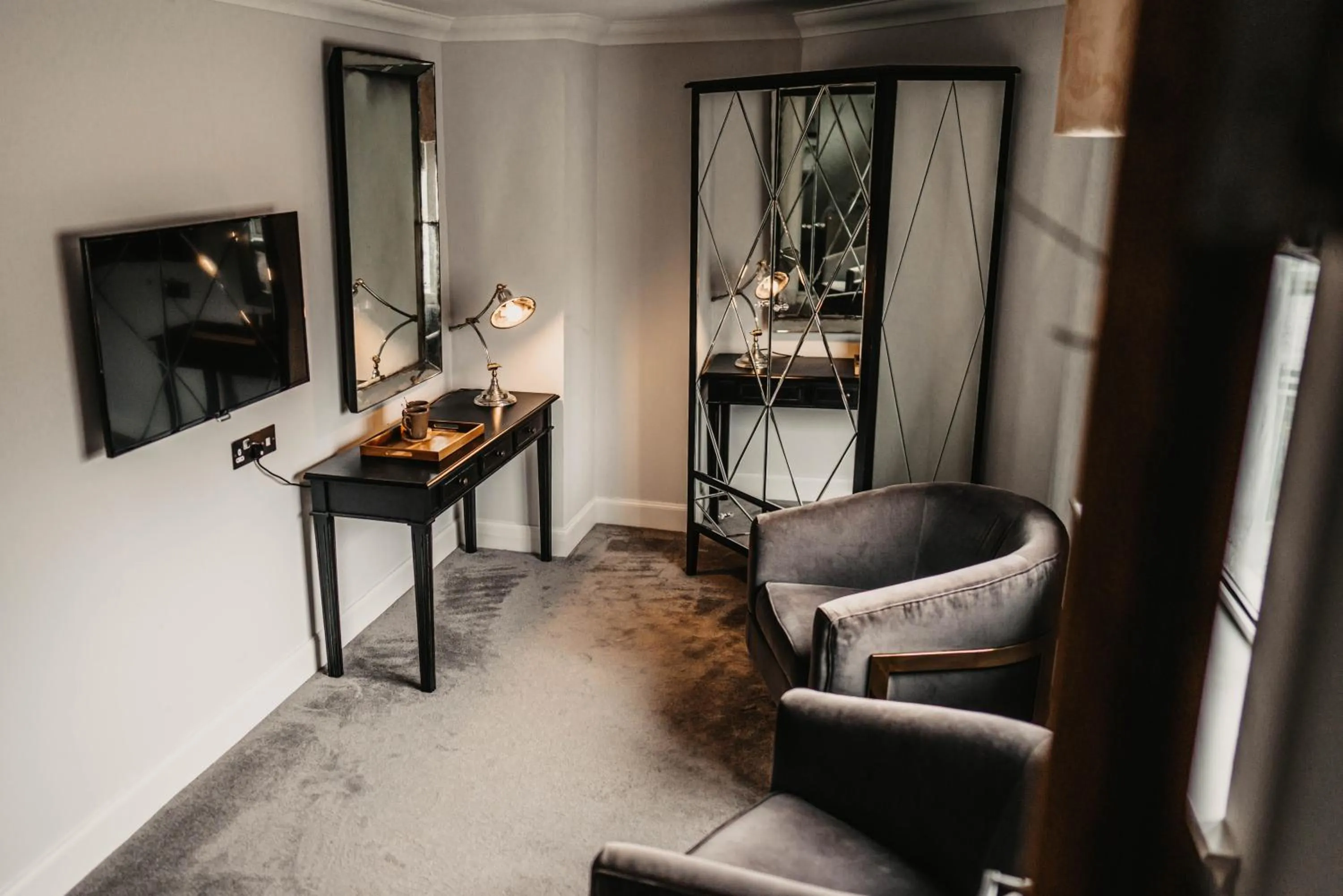 Living room in Broadford Hotel