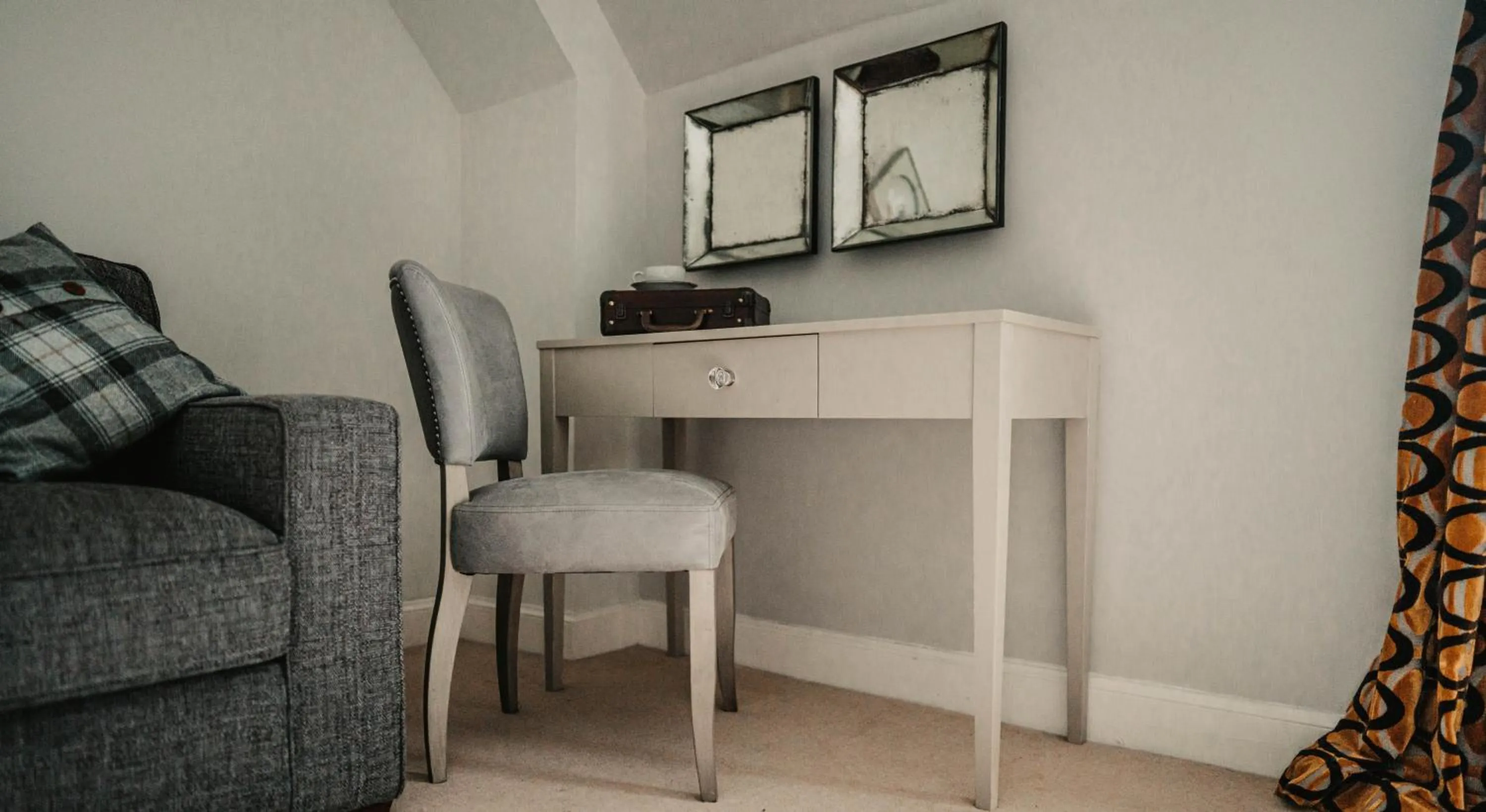 Living room in Broadford Hotel