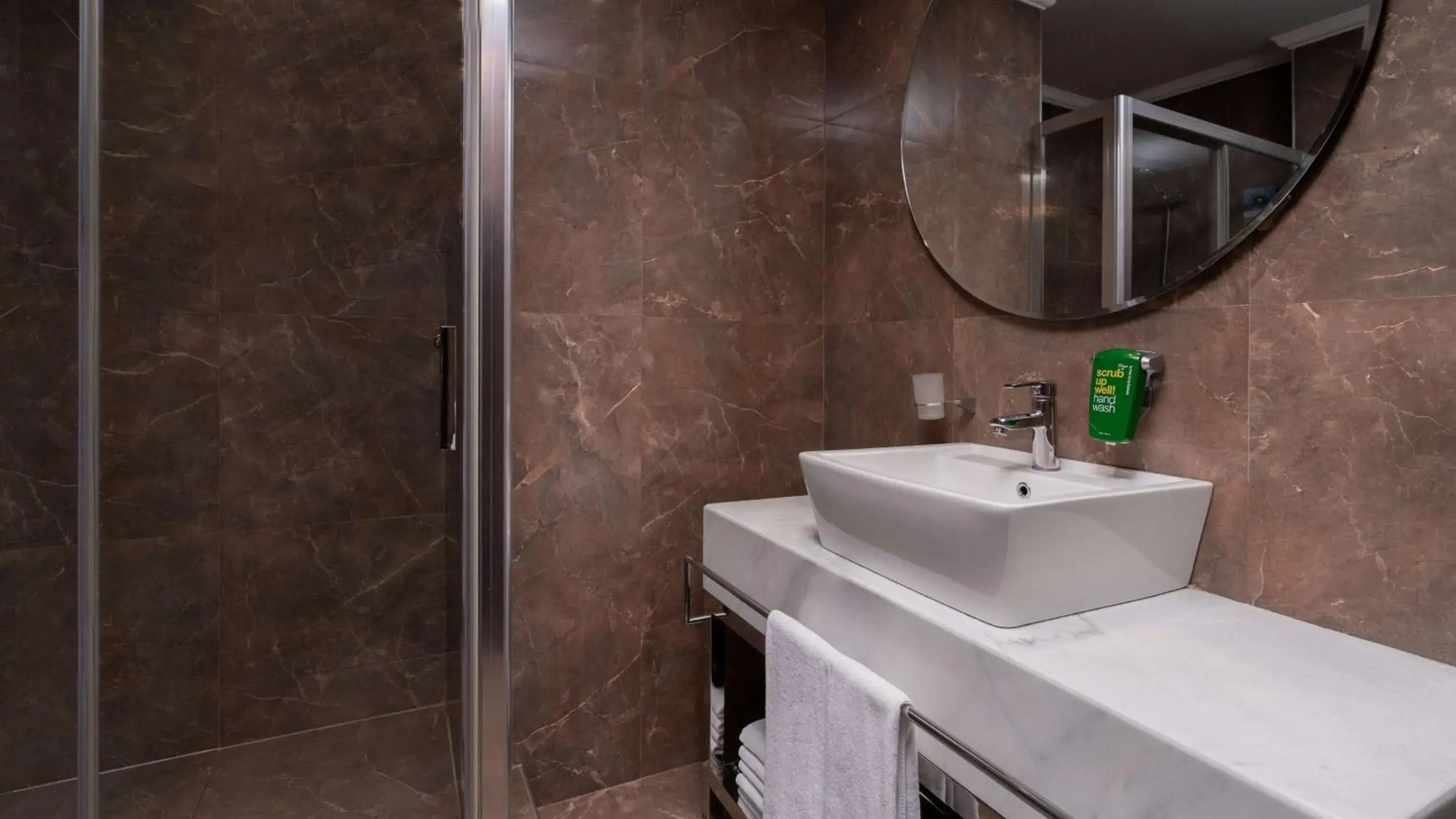 Bathroom in Park Inn by Radisson Istanbul Asia Kavacik Bathroom in Park Inn by Radisson Istanbul Asia Kavacik