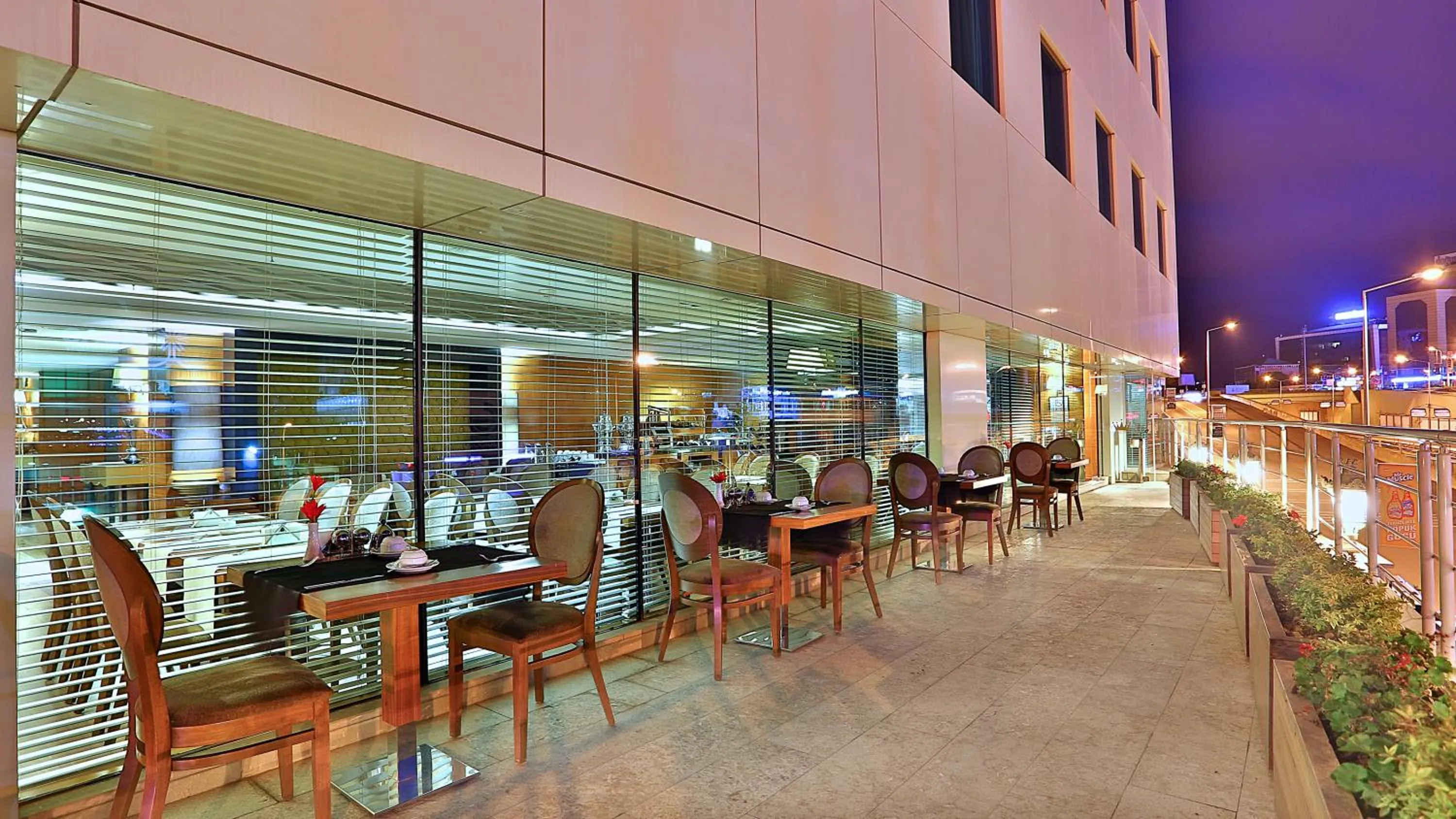 Lounge or bar in Park Inn by Radisson Istanbul Asia Kavacik
