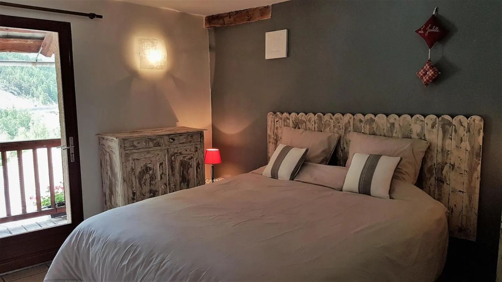 Bed in LA JARBELLE - Gîte et Spa