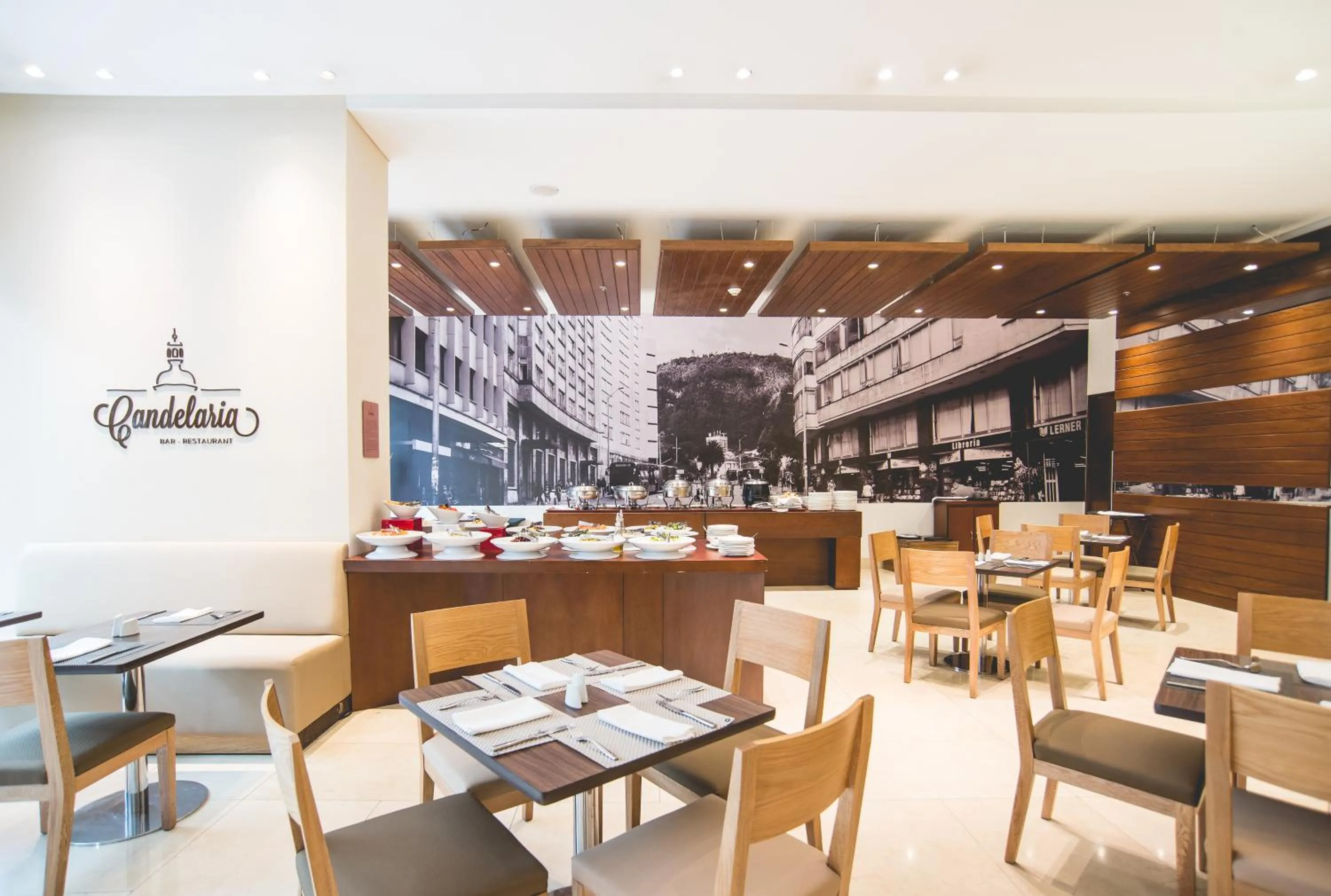 Restaurant/places to eat in Mercure Bogota Calle 100