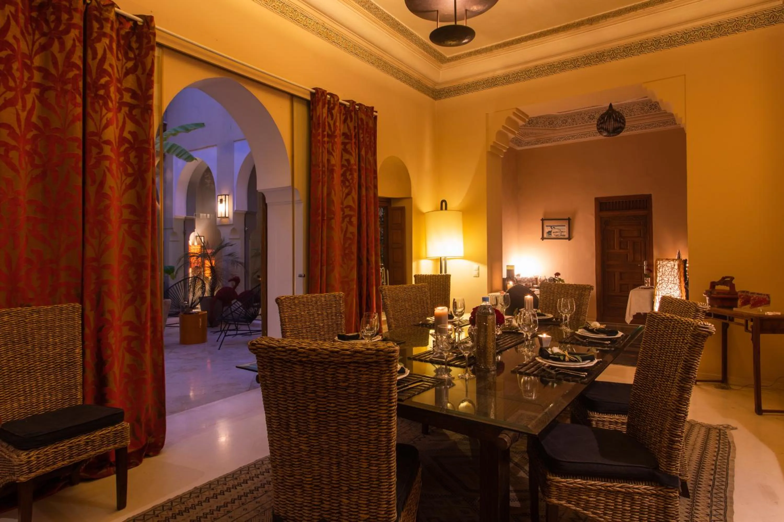Restaurant/places to eat in Riad Hizad