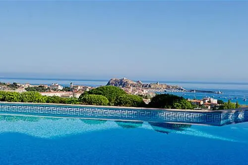 Swimming pool in Hôtel Funtana Marina