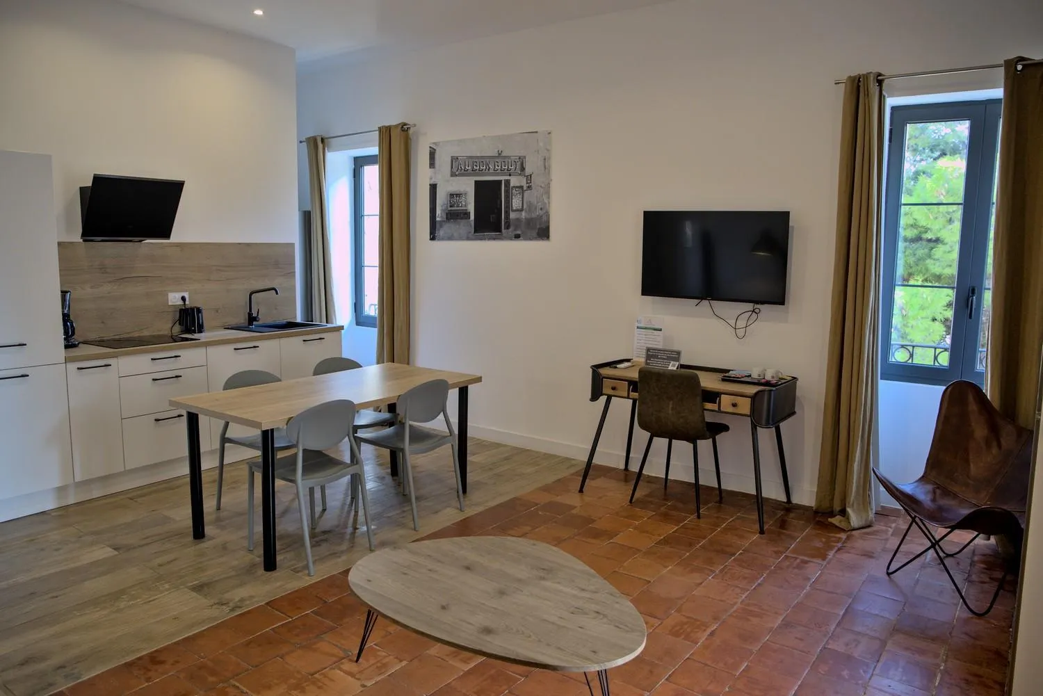 TV and multimedia in Hôtel Casa Rossa & Spa