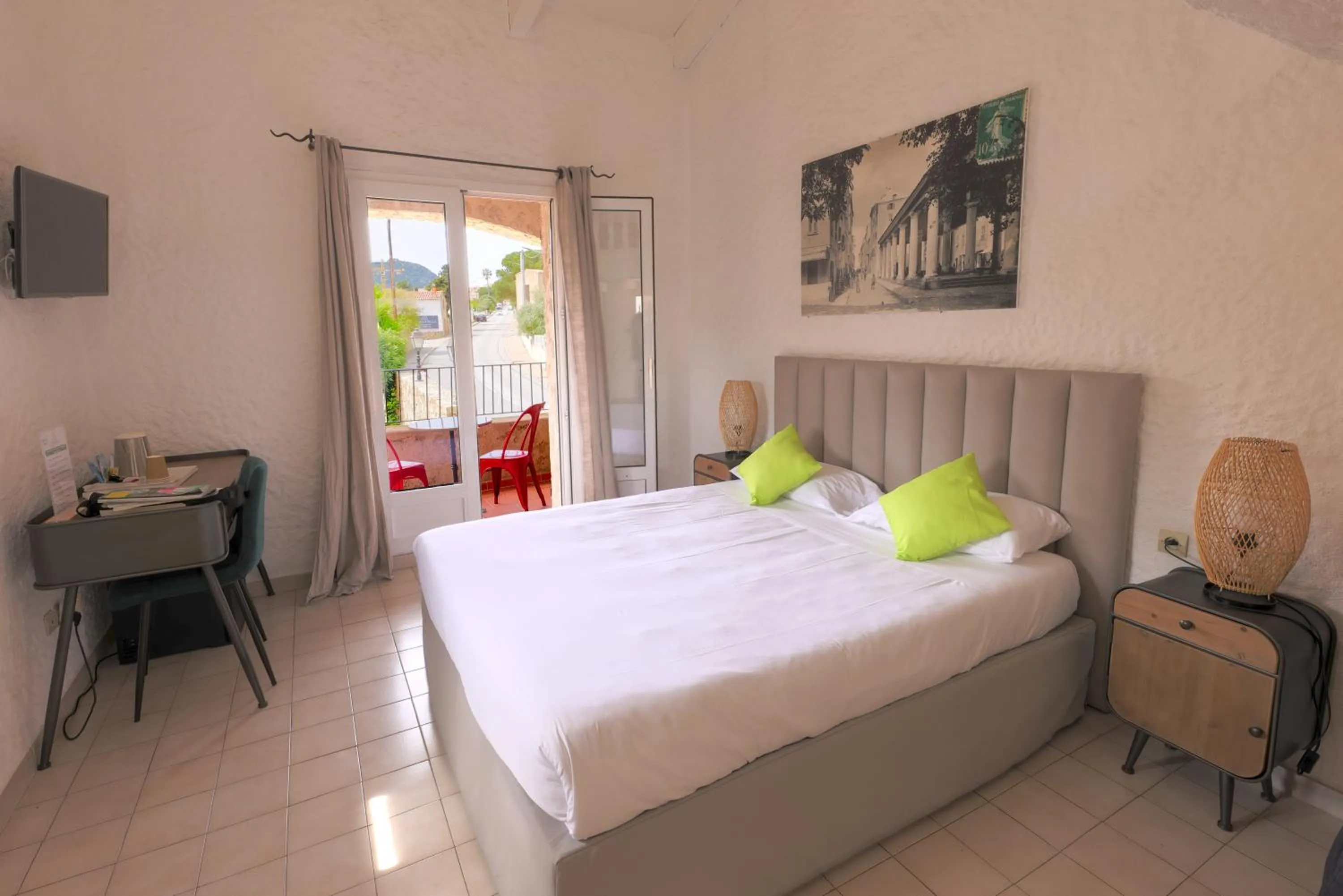 Bed in Hôtel Casa Rossa & Spa