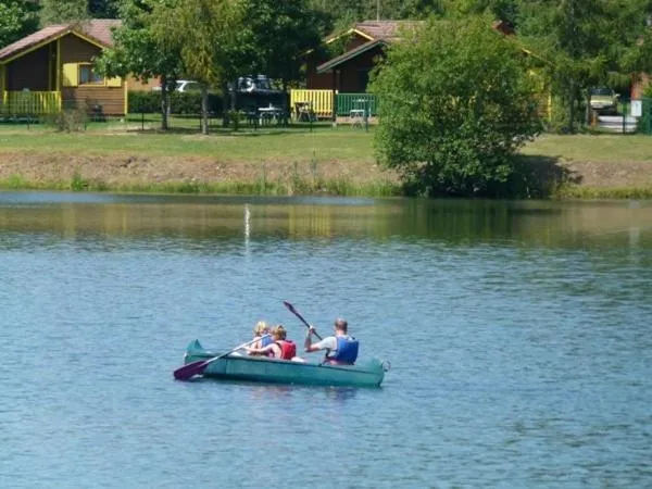 Canoeing in Camping Base de Loisirs du Lac de la Moselotte