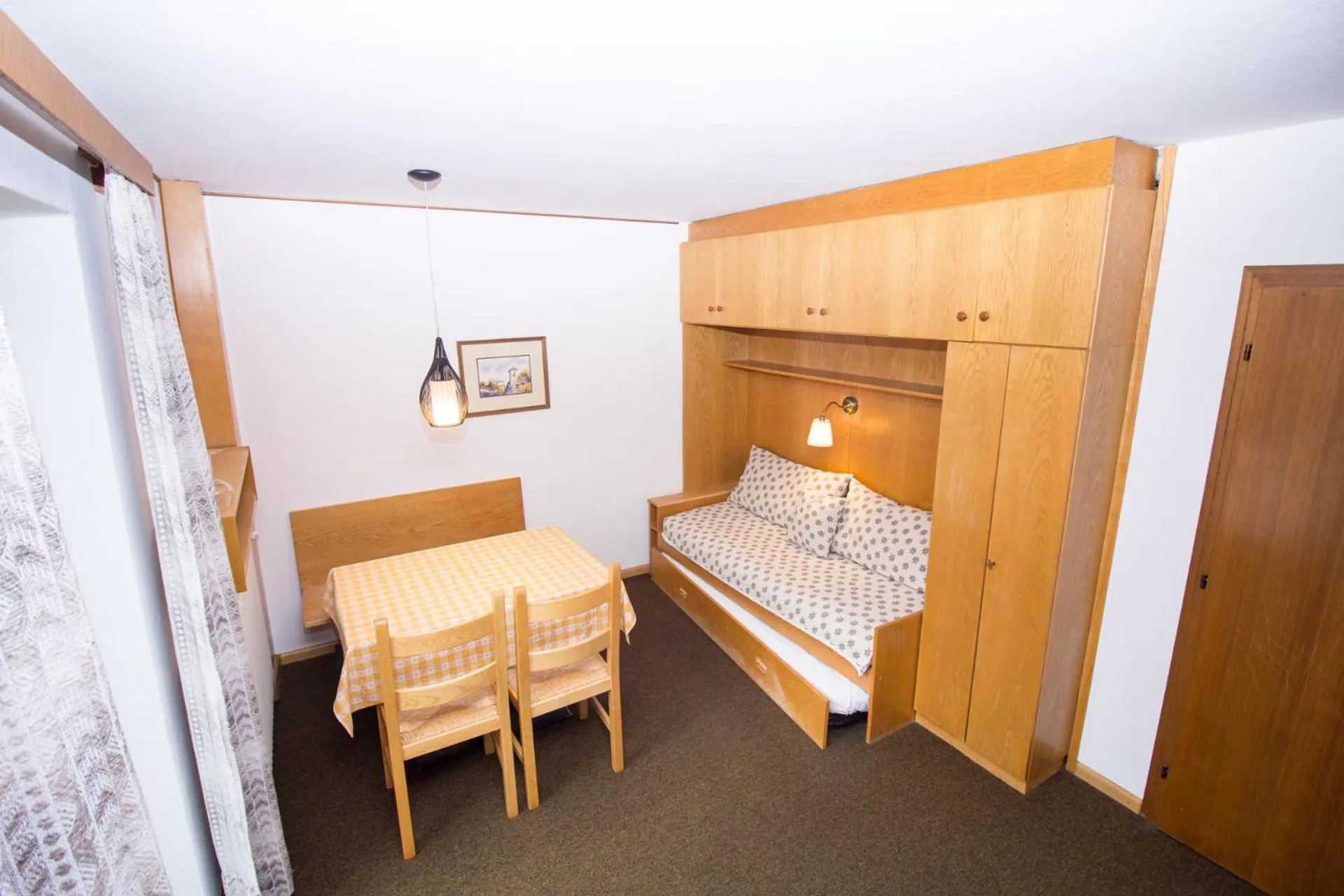 Bed in Residence Chris Appart