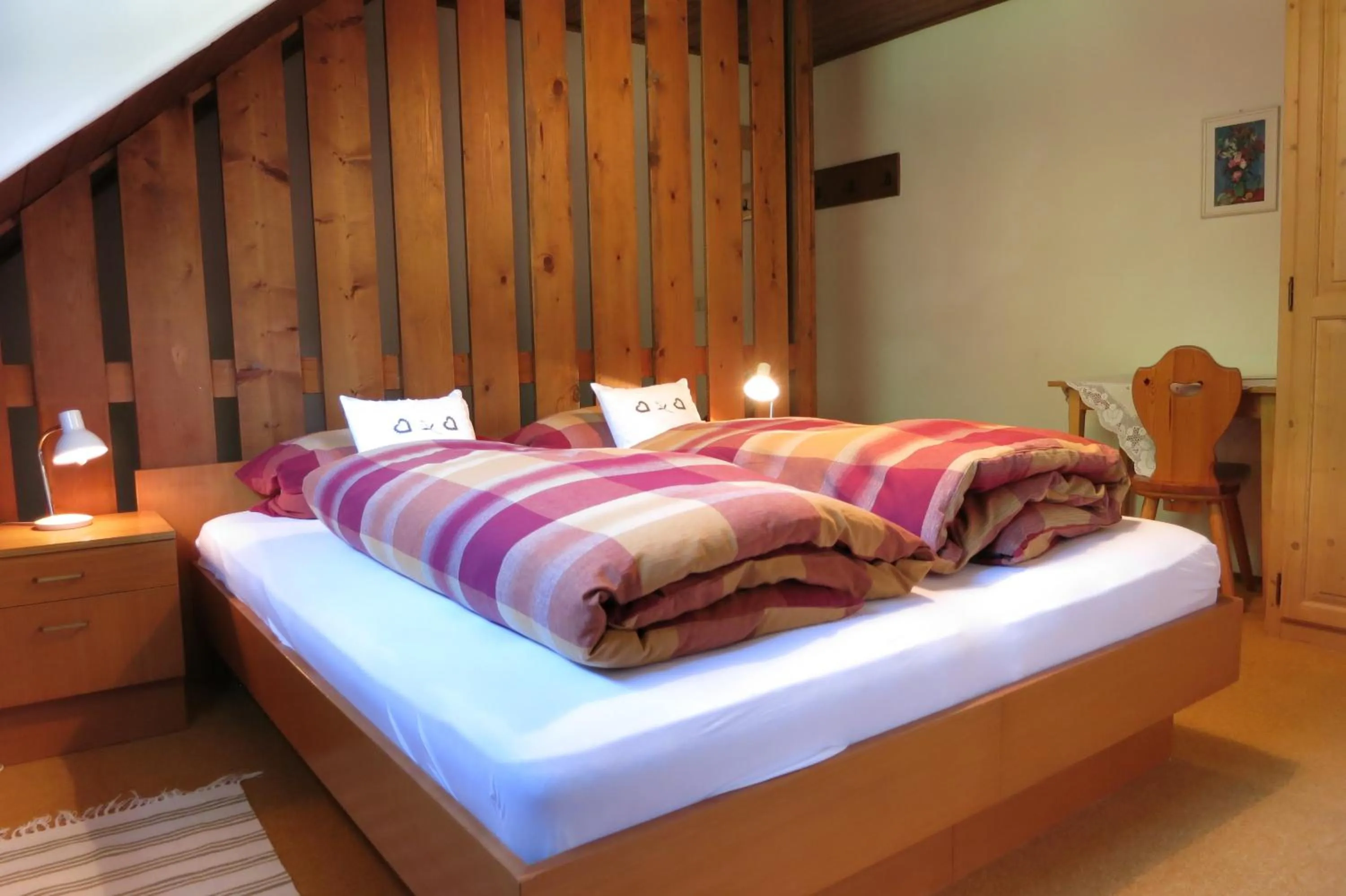 Bedroom, Bed in Residence Chris Appart