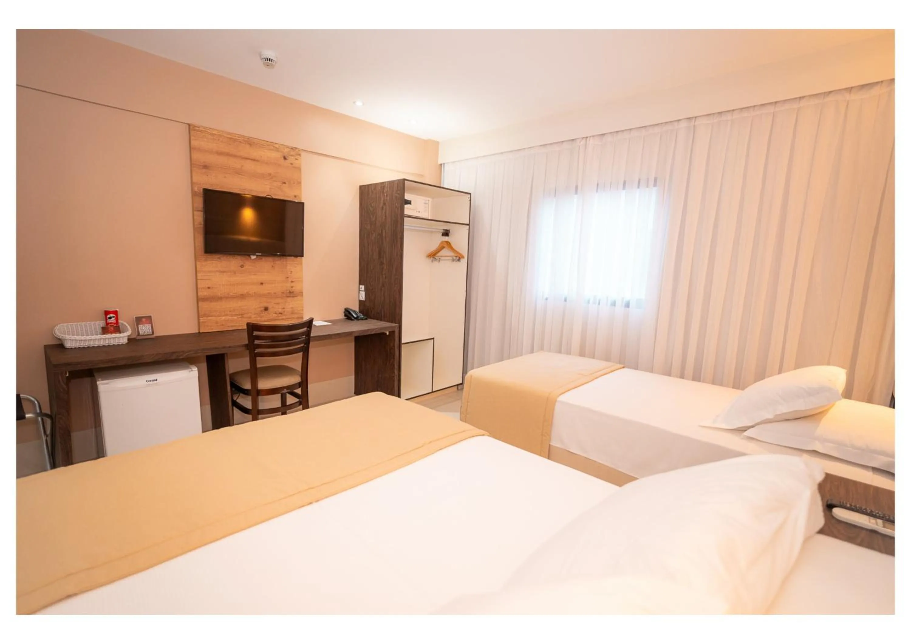 Bedroom, Bed in Hotel Girassol Plaza