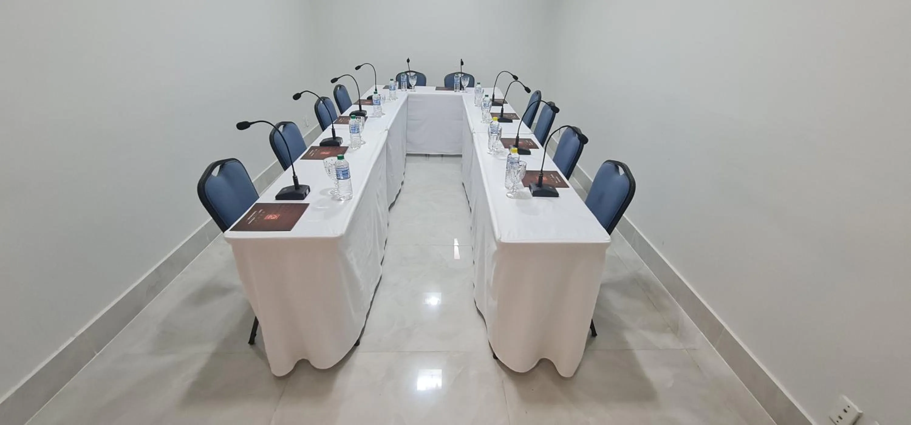 Business facilities in Hotel Girassol Plaza