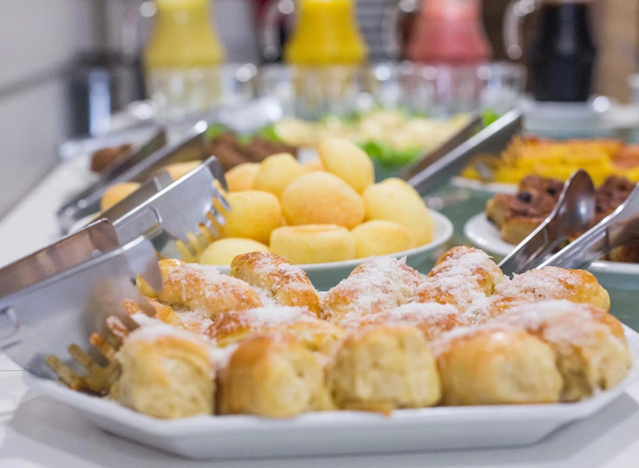 Restaurant/places to eat in Hotel Girassol Plaza