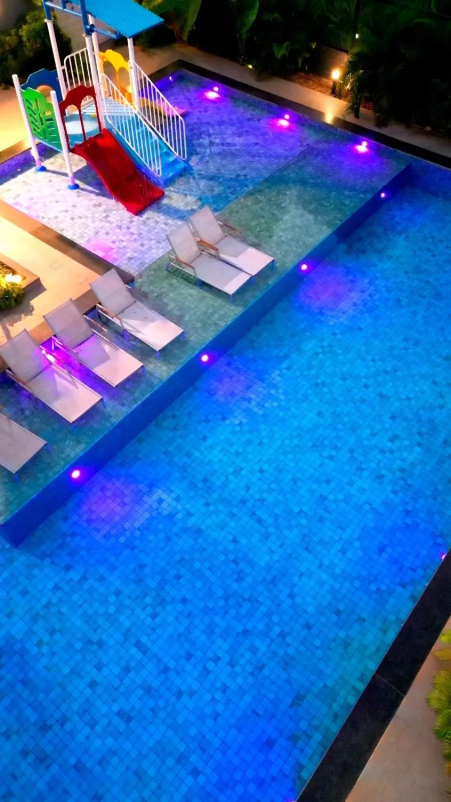 Swimming pool in Hotel Girassol Plaza