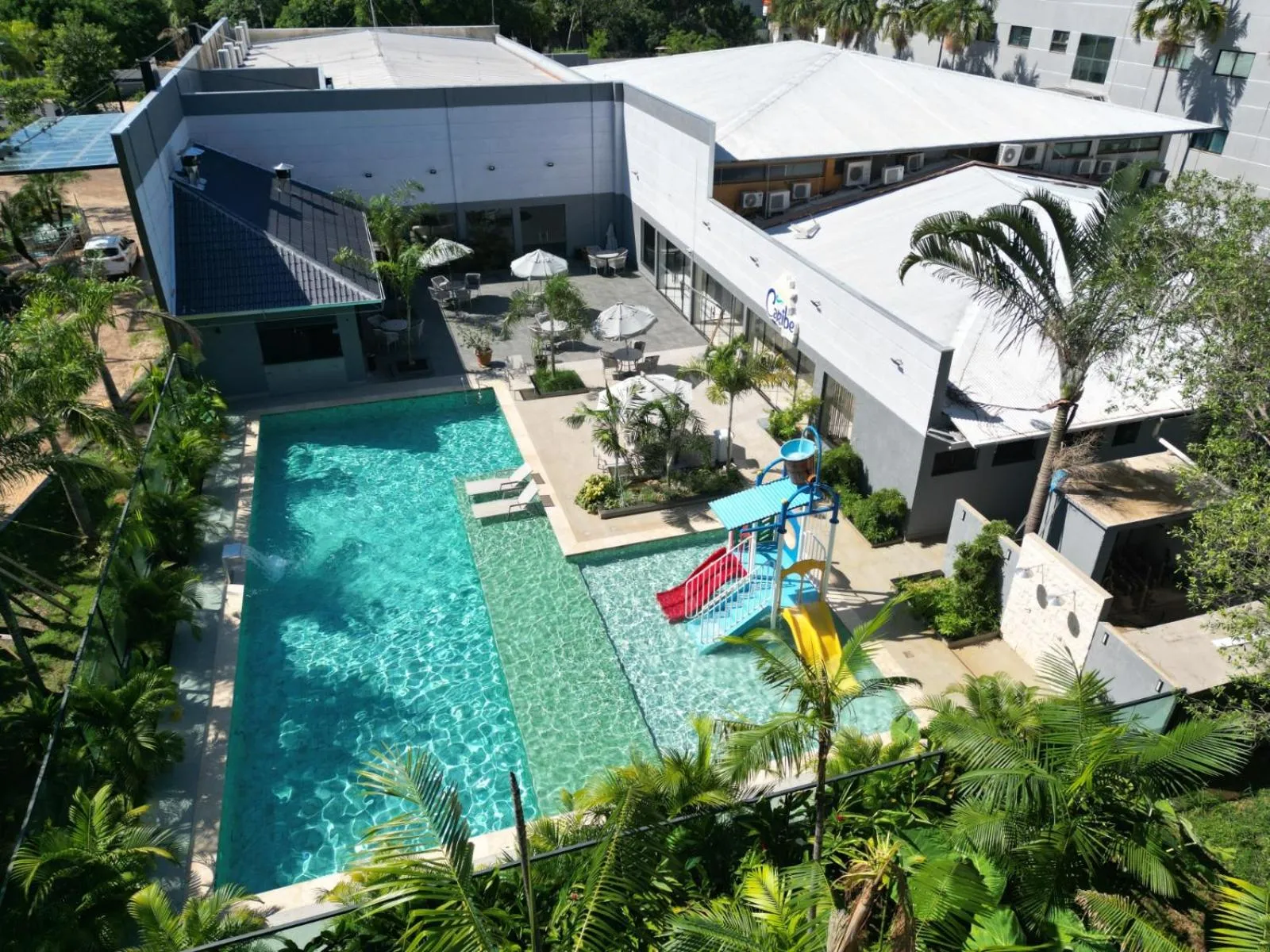 Swimming pool in Hotel Girassol Plaza