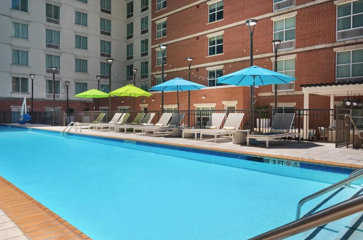 Swimming pool in Hilton Garden Inn Atlanta Midtown
